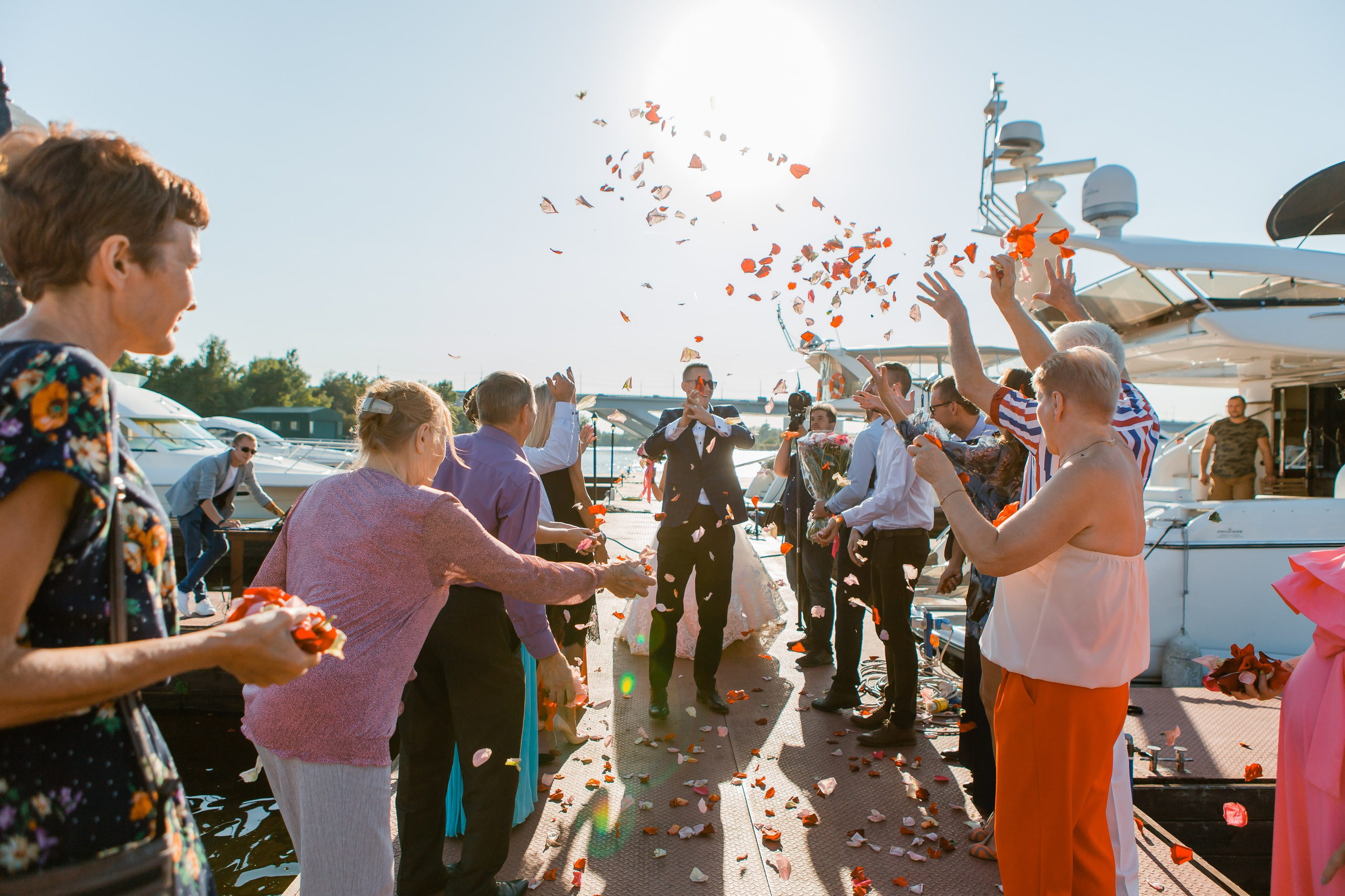 Денис и Ксения. Видеосъемка и фотосъемка свадеб. Фотограф и оператор на свадьбу. Видеосъемка подкастов, собственная видео-фотостудии. Предметная фотосъемка