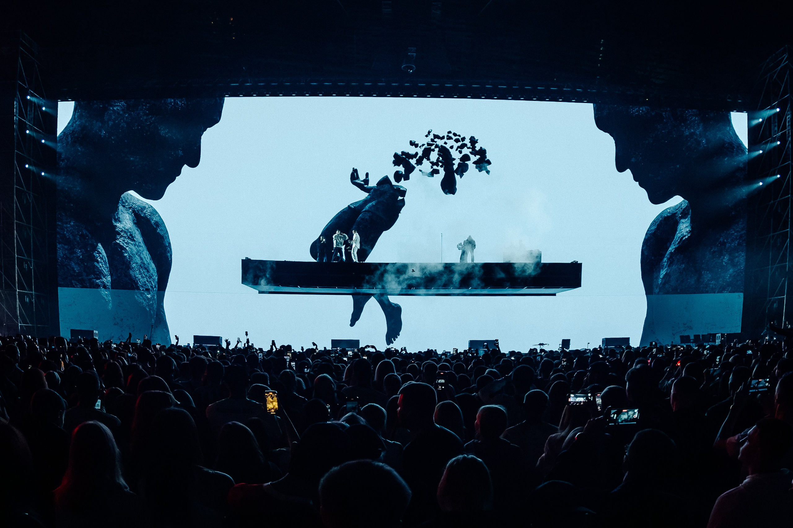 MACAN / МОСКВА / 2024. OOPS