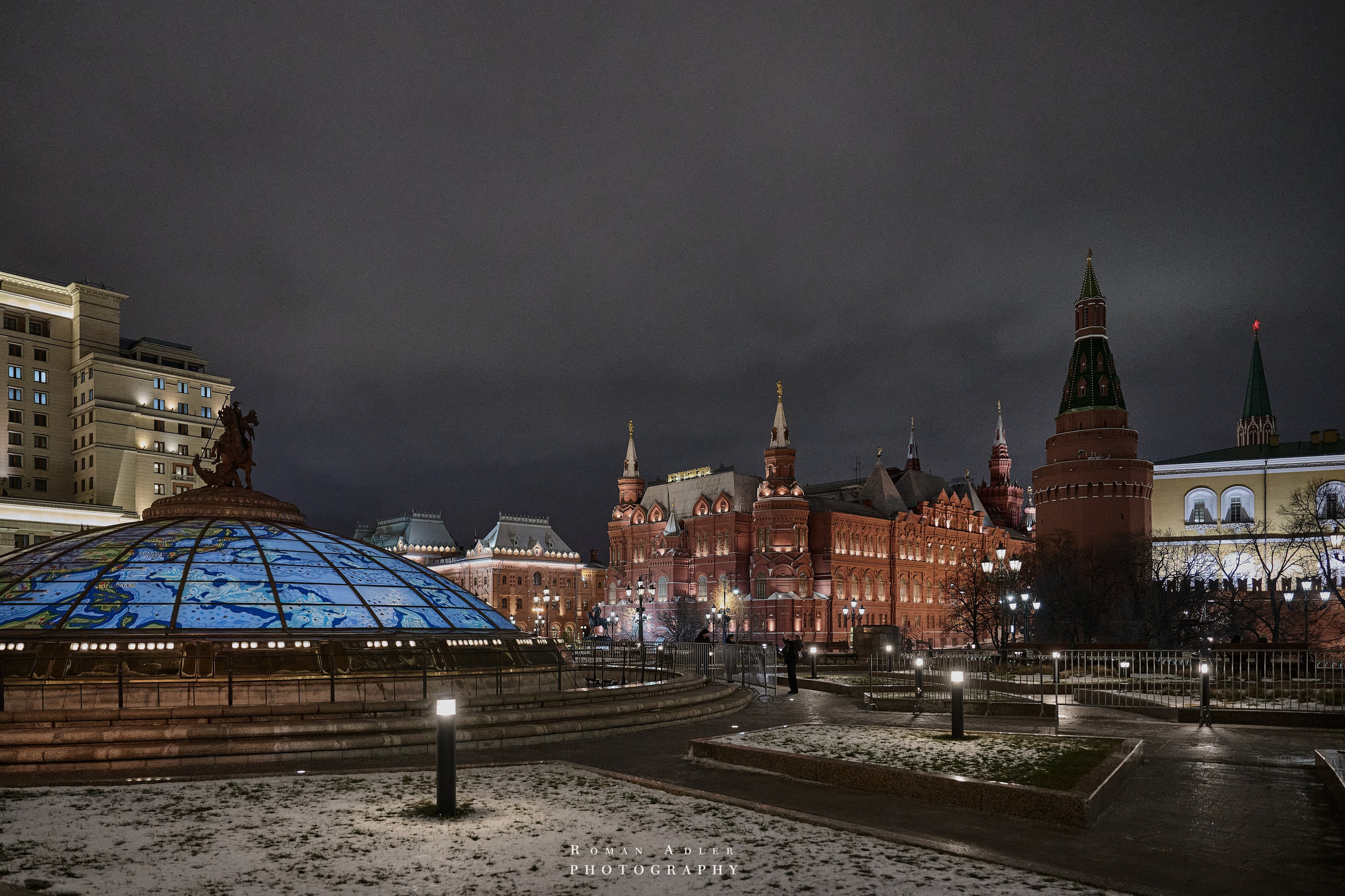 Новогодняя ночная Москва 2025. Фотограф Роман Адлер