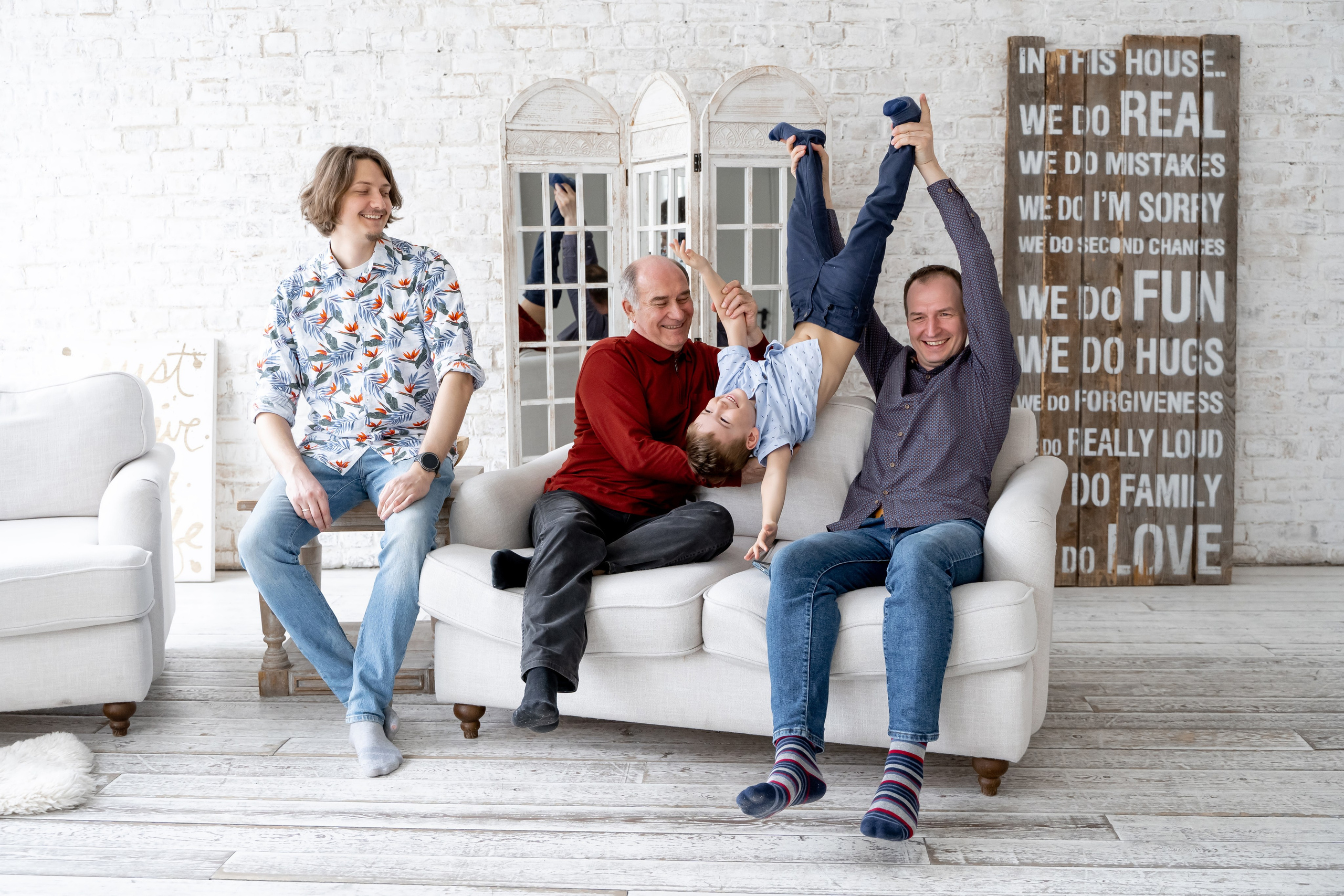 Домашняя семейная фотосессия в Москве, Домодедово, Видное, Бутово, Щербинка. Семейный фотограф Москва и Московская область. Семейная фотосессия на природе. Фотосессия детского праздника. Фотосессия юбилея. Фотосессия в день рождения. Фотограф на годик ребенку. Детский фотограф. Фоторепортаж семейного праздника. Детский фотограф Москва.