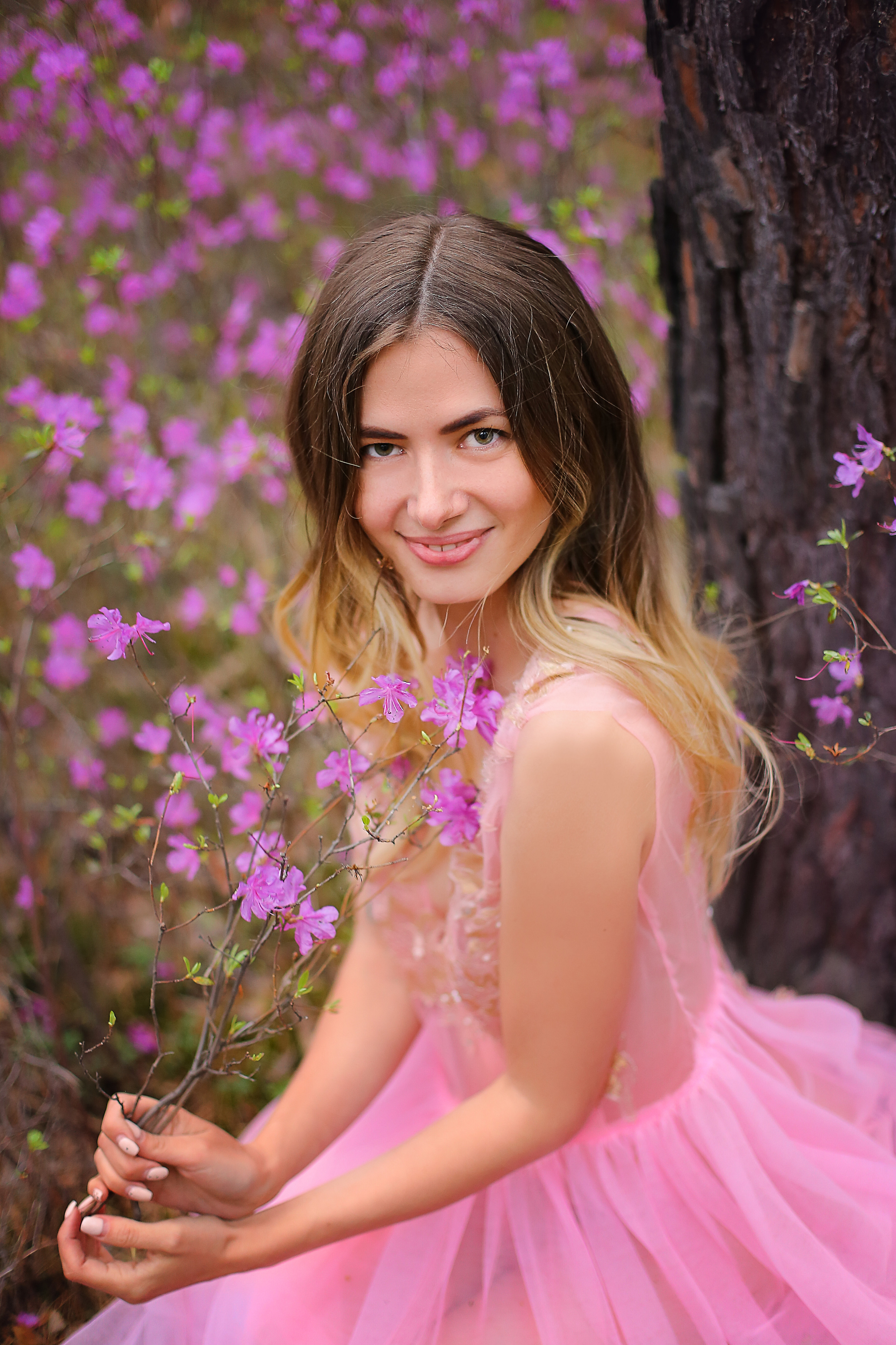 Юлия-Съёмка в багульнике. Семейный и детский фотограф Иркутск Толстикова Наталья