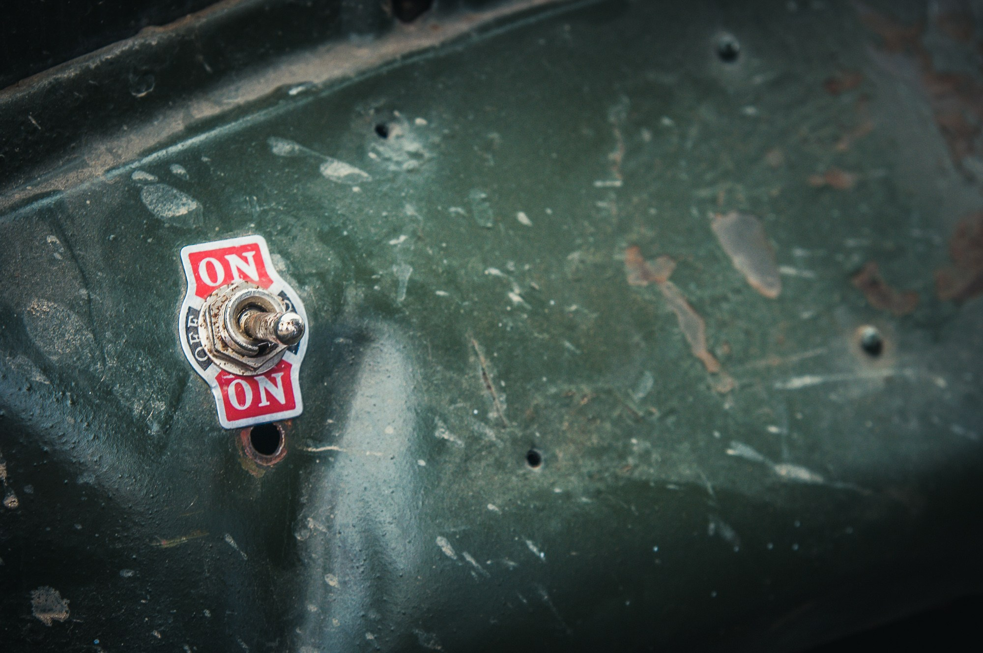 Переключатель на приборной доске автомобиля