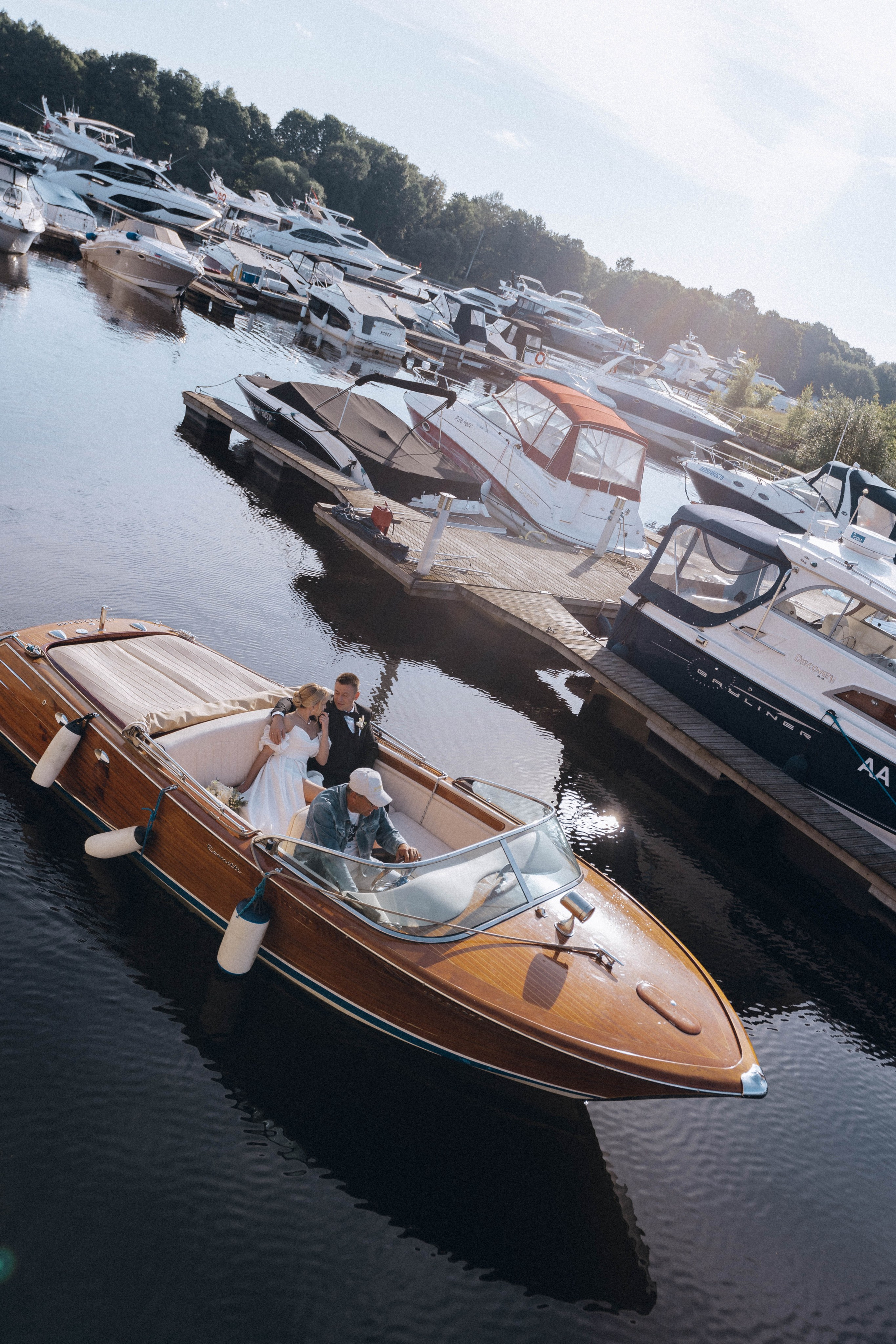 СВАДЕНБНАЯ СЬЕМКА НА КАТЕРЕ ПО КАНАЛАМ САНКТ-ПЕТЕРБУРГА И В АКВАТОРИИ НЕВЫ. Профессиональный фотограф, Санкт-Петербург — Виктория Богомолова