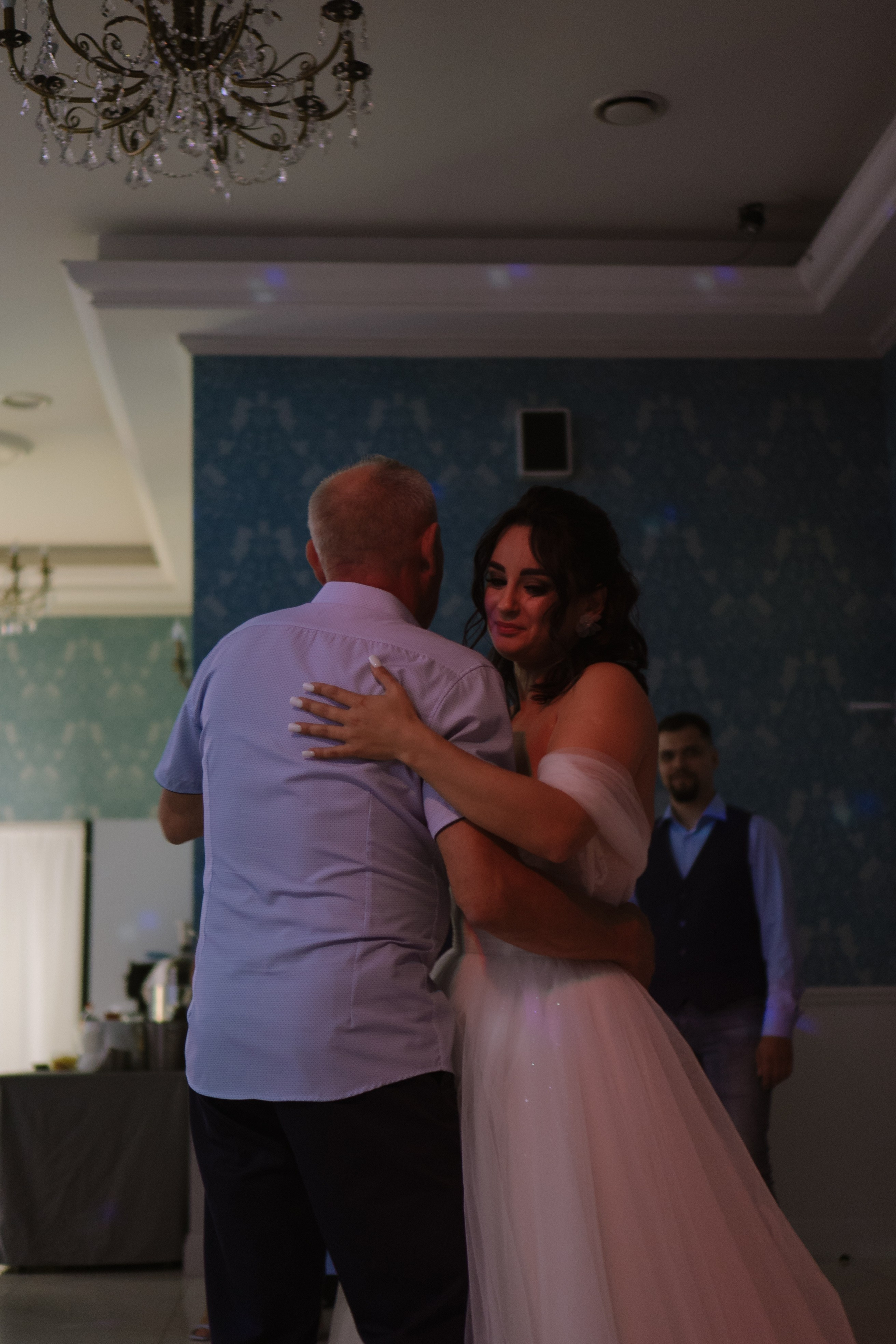 ТАНЕЦ ОТЦА И ДОЧЕРИ НА БАНКЕТЕ (СВАДЕБНАЯ ФОТОСЕСИИЯ БАНКЕТА). Профессиональный фотограф, Санкт-Петербург — Виктория Богомолова