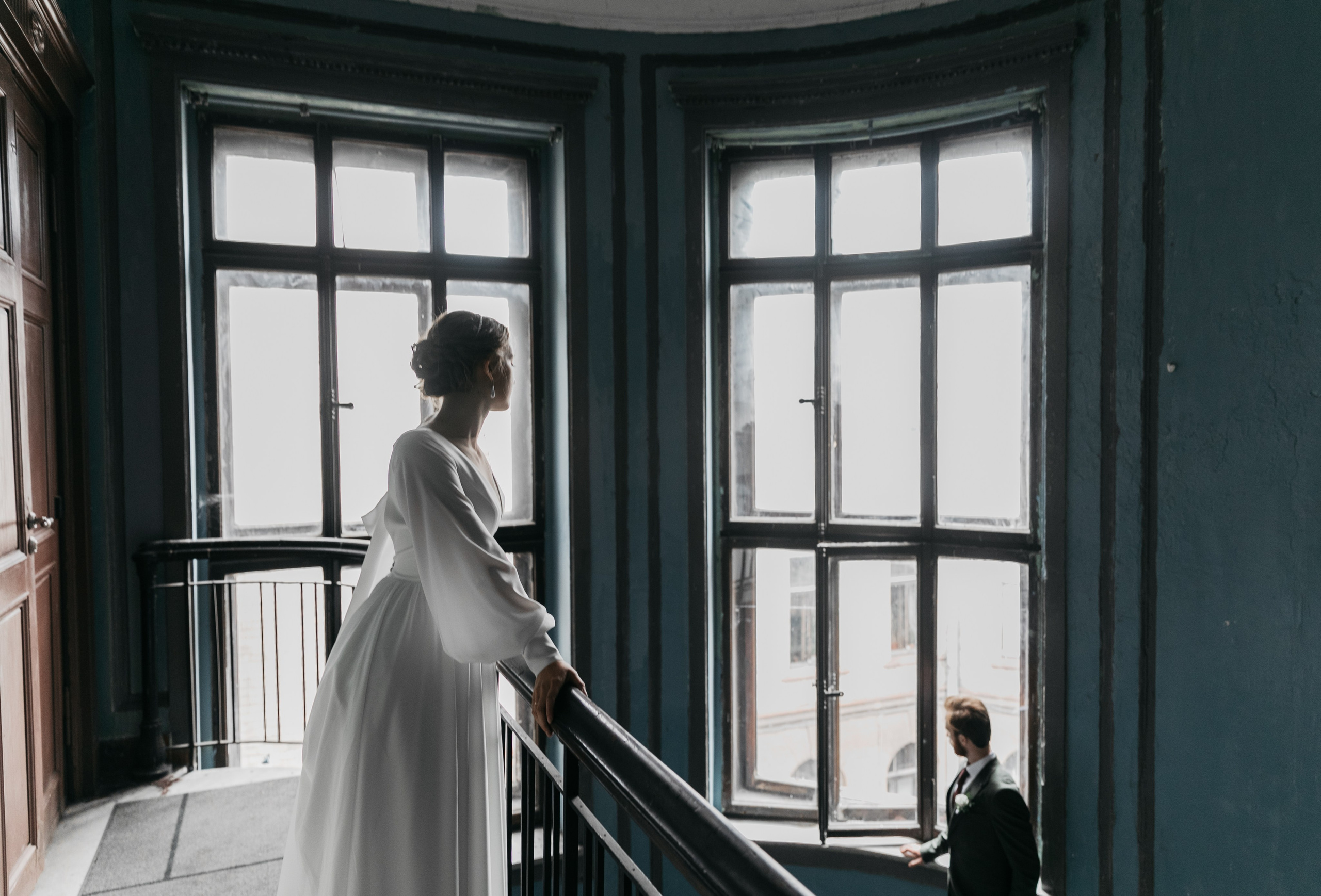 Любовь — противовес этому ужасу, любовь — акт единения и сохранения. Свадебный фотограф в Санкт-Петербурге