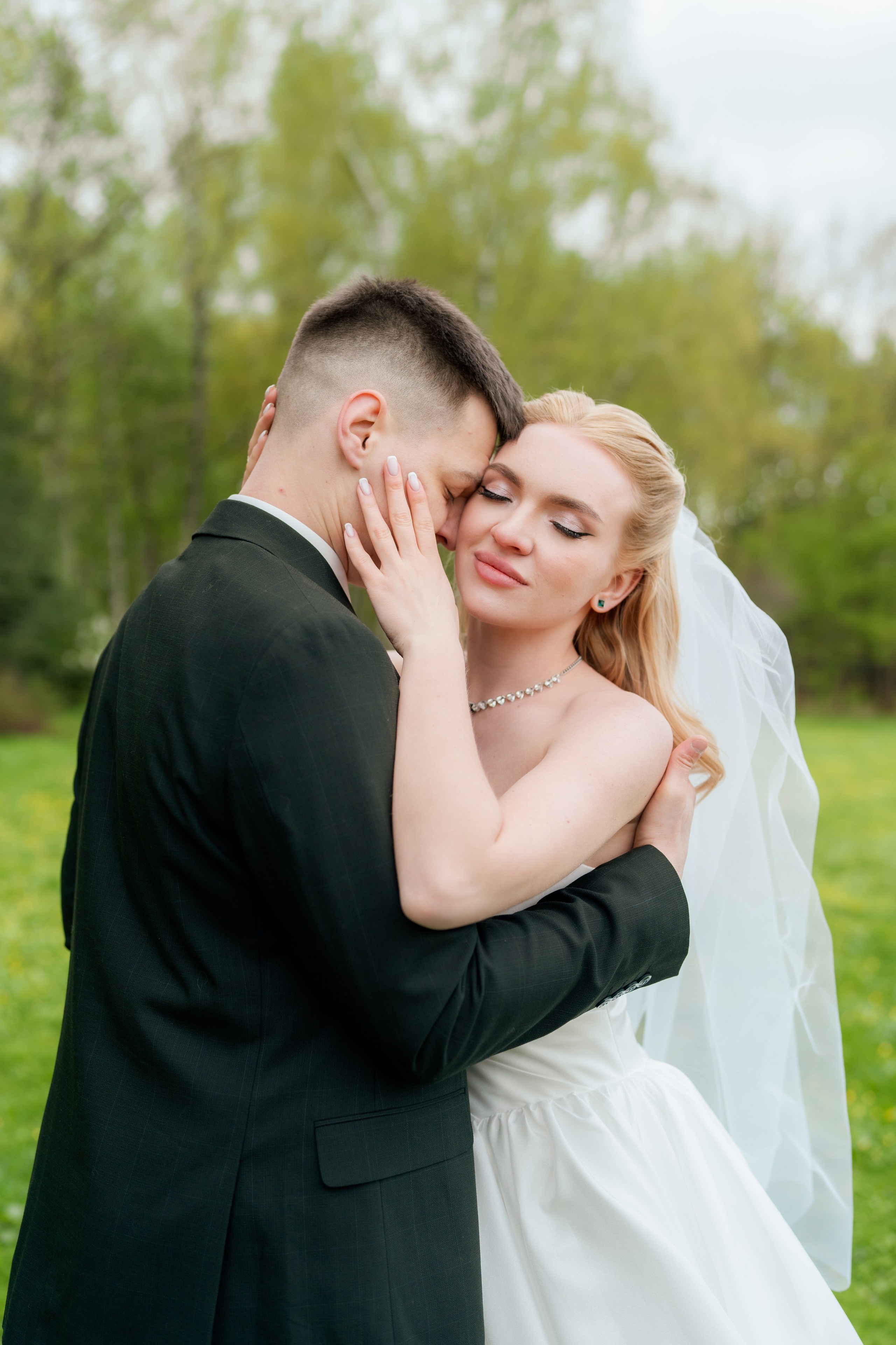 Алиса и Влад. Полный свадебный день (утро, усадьба, прогулка, выездная регистрация, банкет). Дата съемки 26.04.2025. Свадебный фотограф Москва