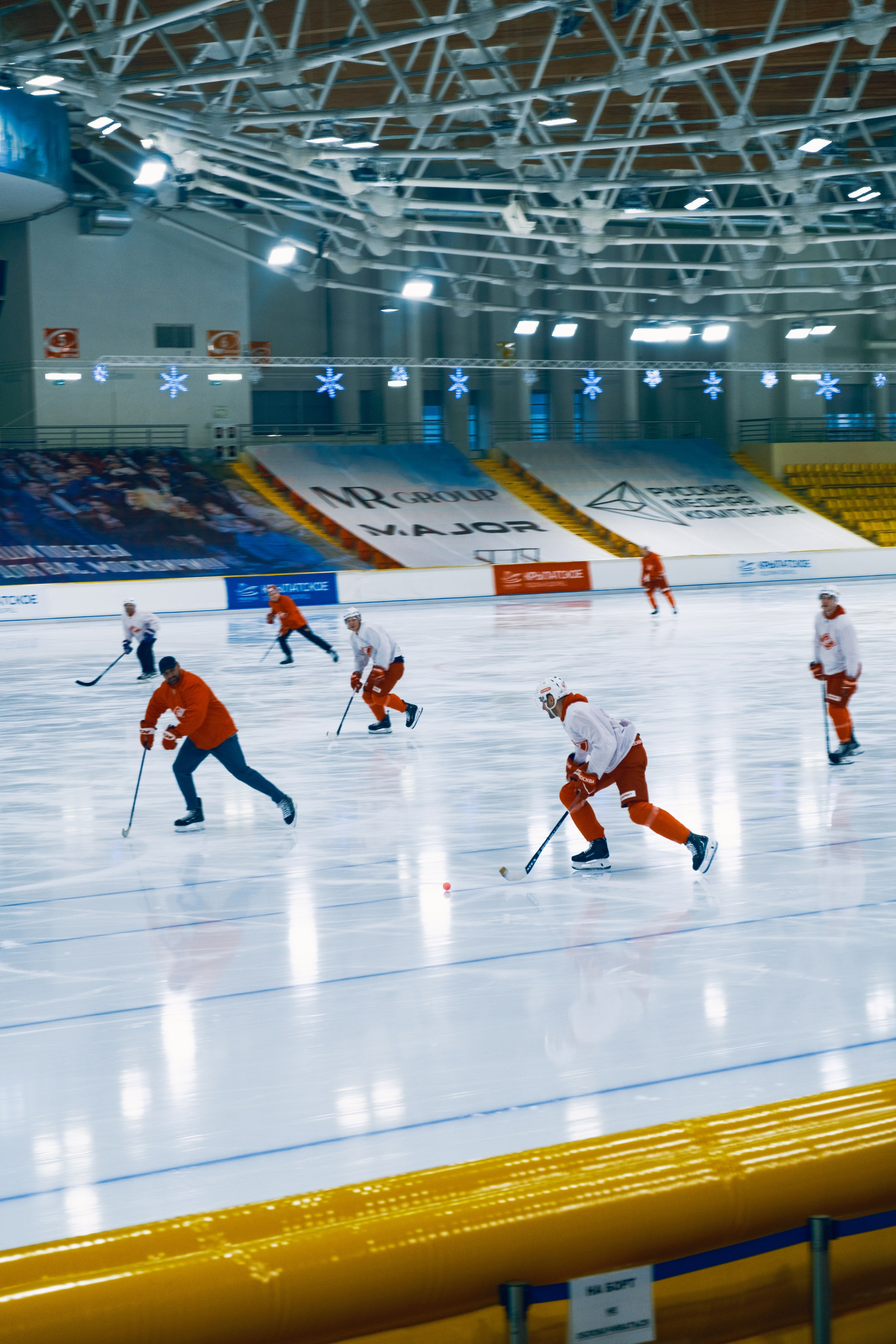 Sport. Photographer in Moscow with a night vibe of photos