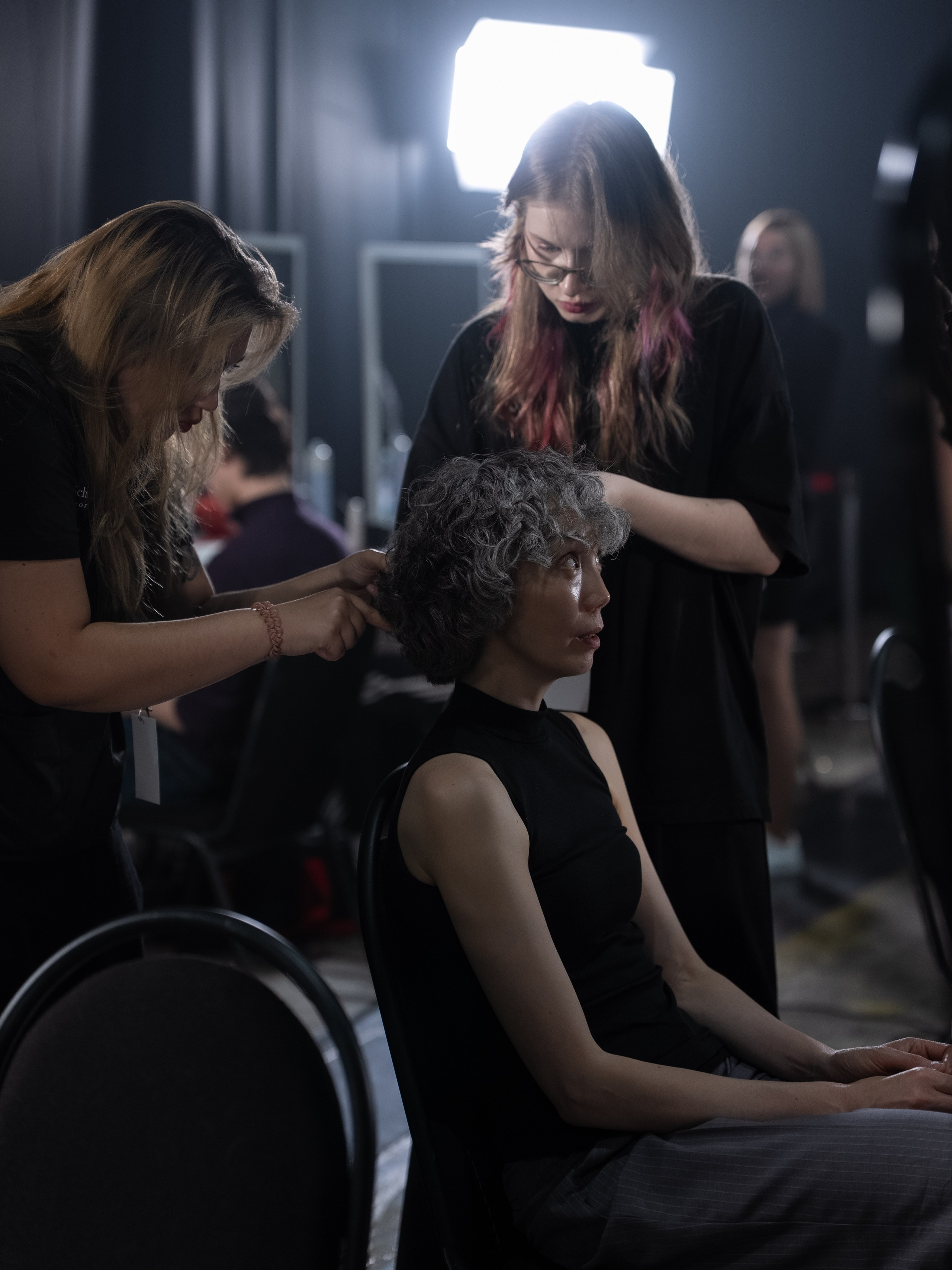 Visa Fashion Week Pre-Fall 2026 April BackStage Day 1. Сайт Алматинского НЮ АРТ, будуар и фэшн фотографа Дениса Карпенко