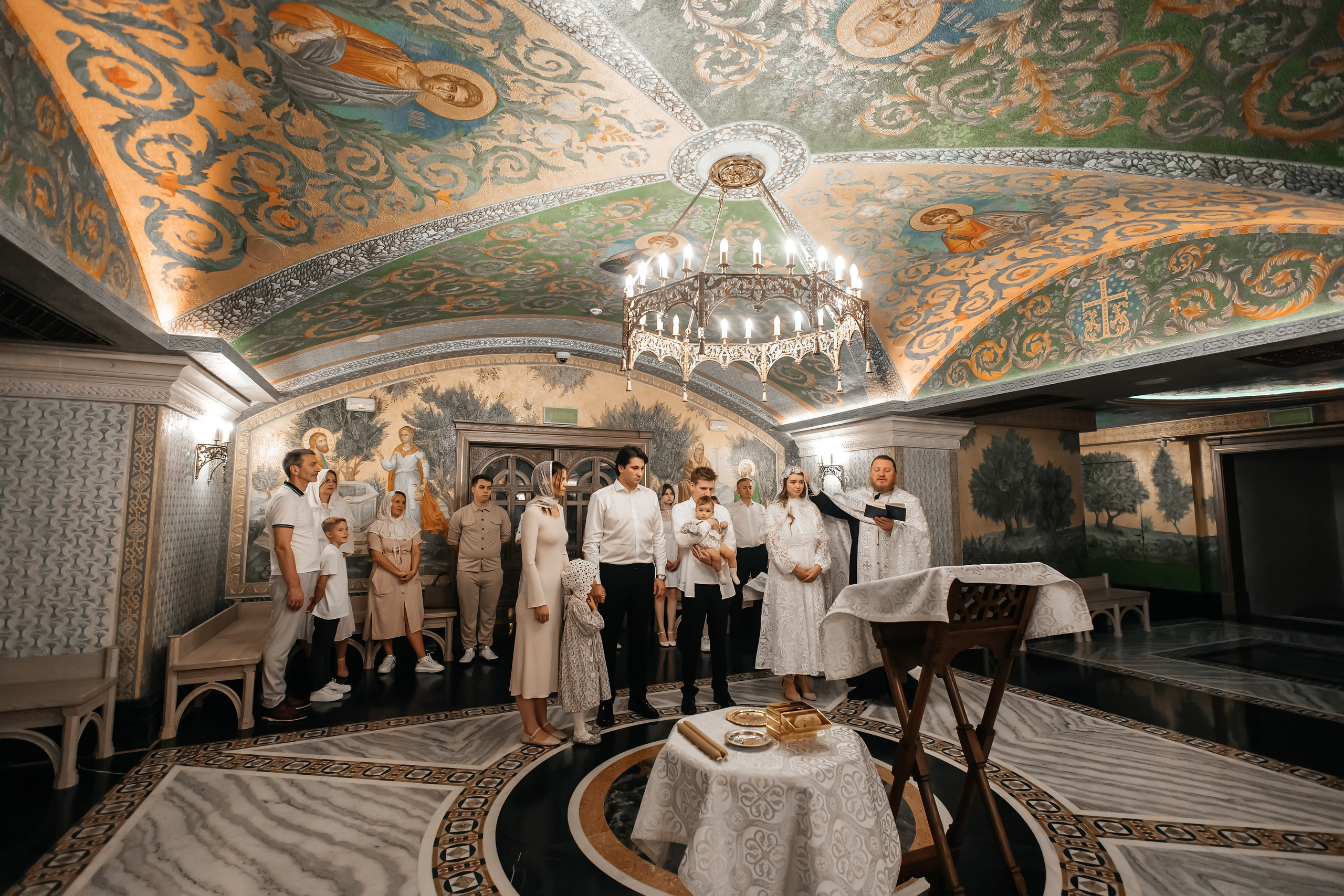 Крещение Ярославы в Сретенском монастыре. Фотограф на крещение и венчание Москва  Надежда Баланина