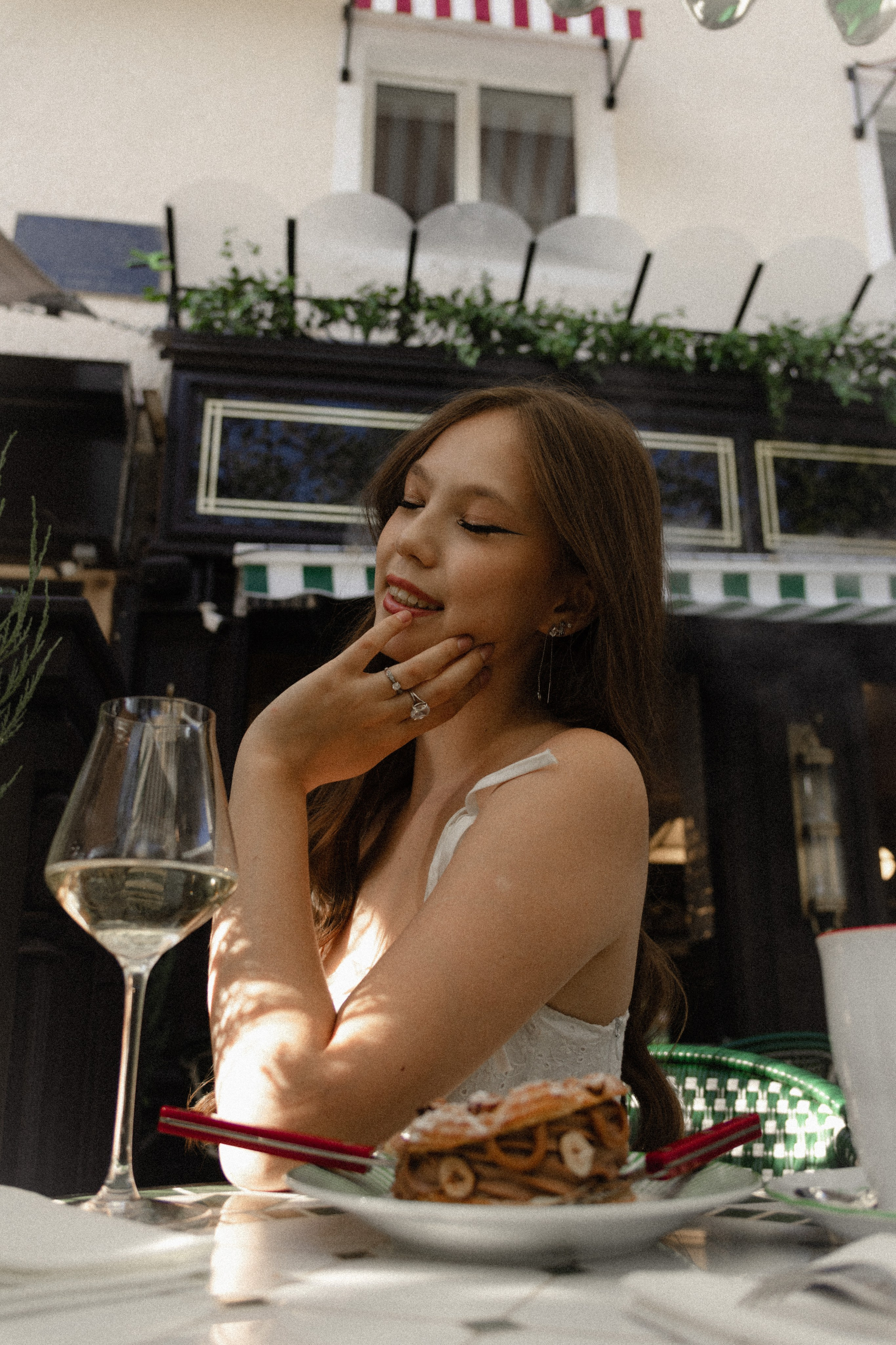 Во время бранча. Фотограф-ретушер