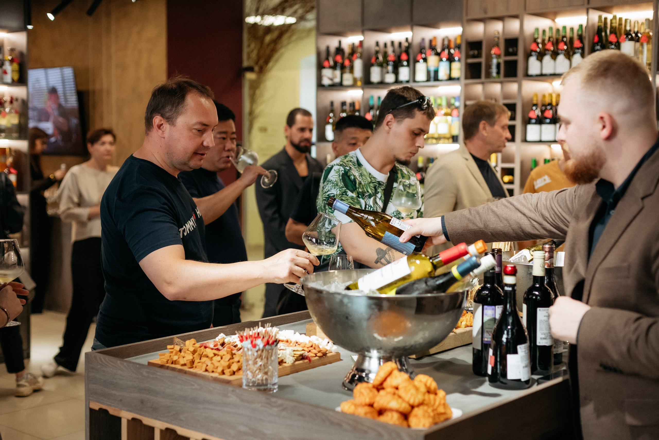 BY SIMPLE ВИНОТЕКА — ОТКРЫТИЕ. СВОИ. ФОТООТЧЕТЫ-СОБЫТИЯ-МЕСТА