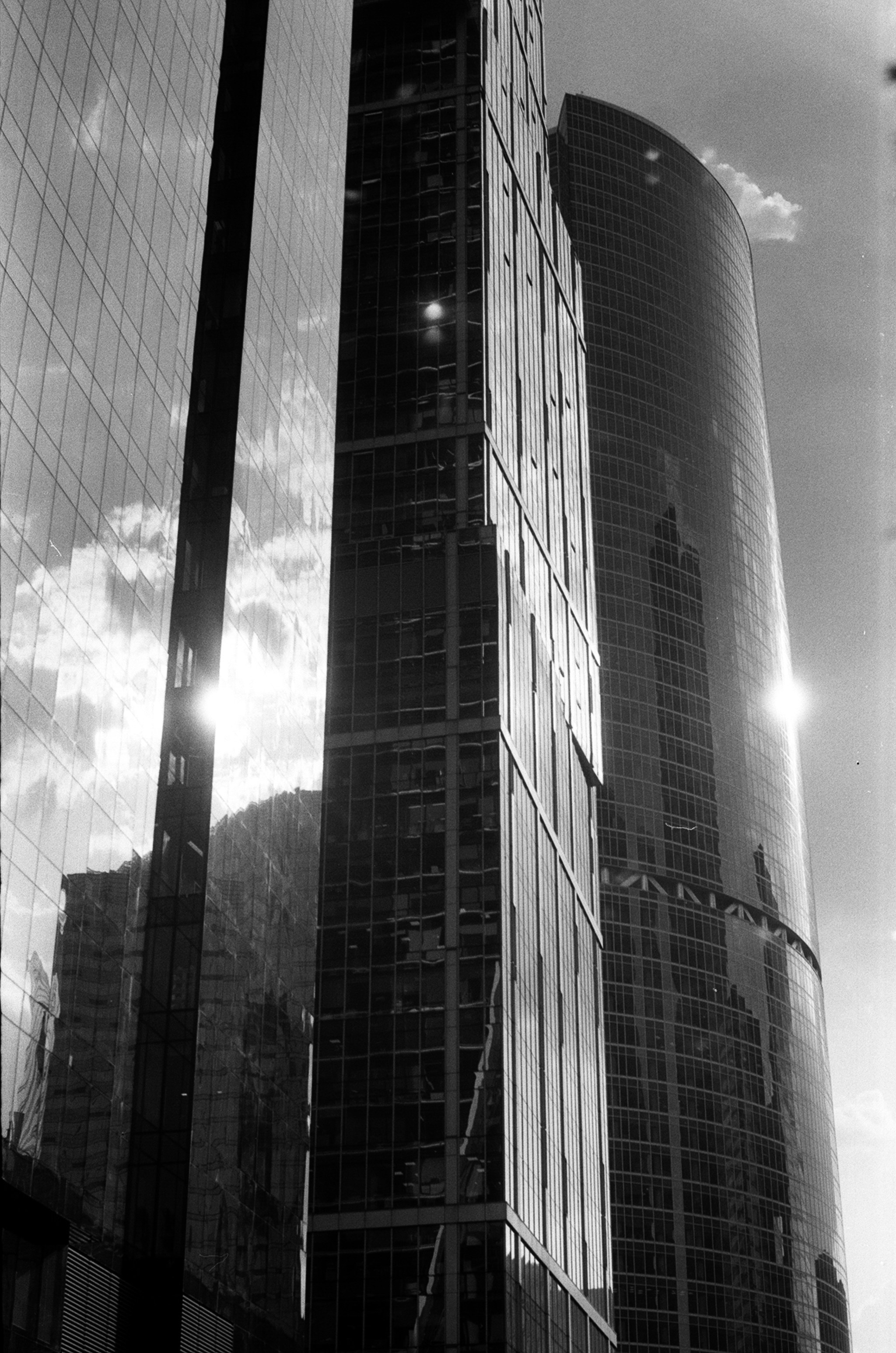 Альбом пленочных ЧБ-фото. Репортажный и семейный фотограф — Шелихов Сергей