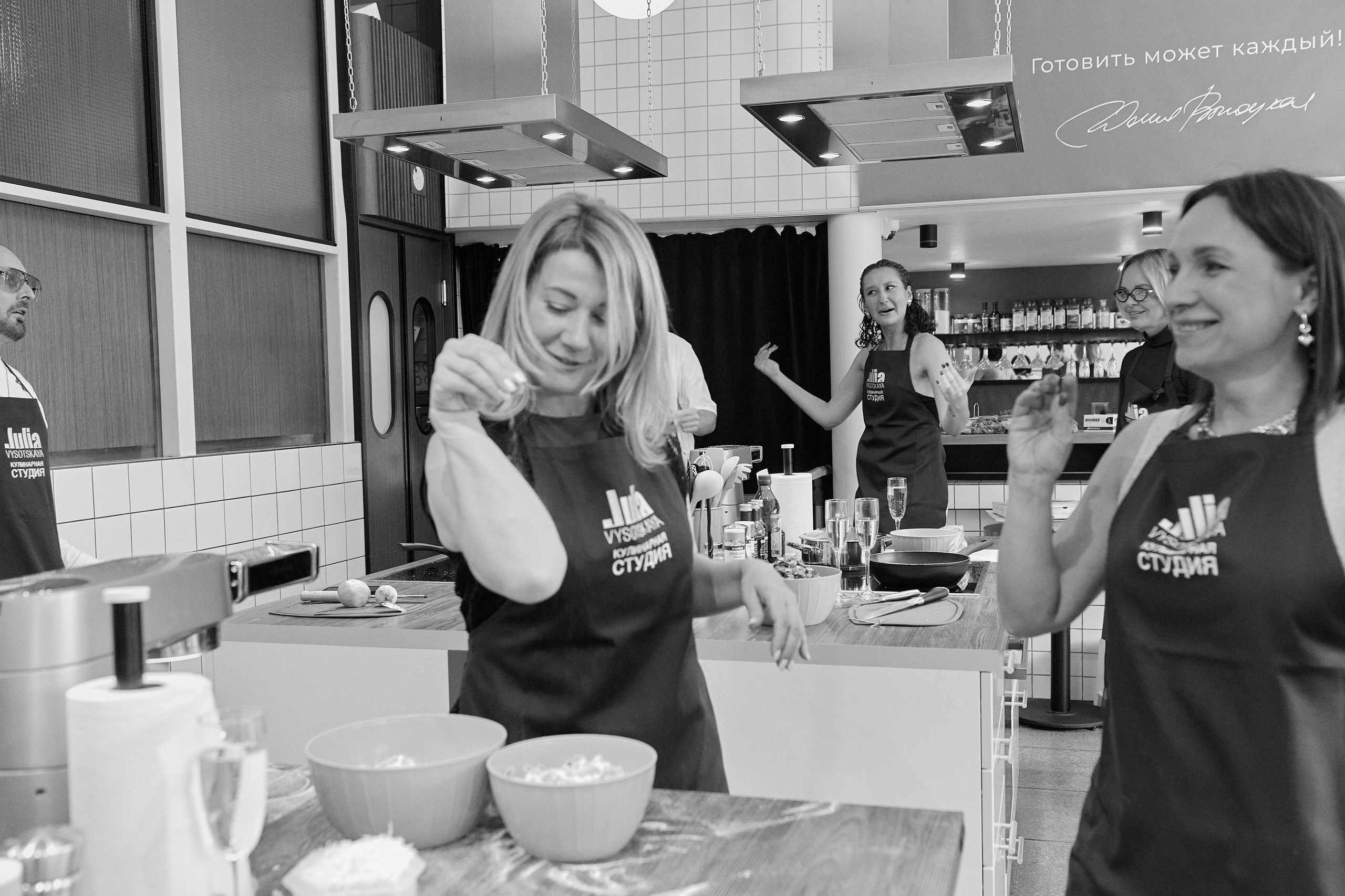 Ava Group. Святослав Лебедев | Рекламный фотограф — Коммерческая съемка, Арт-дирекшн, AI-интеграция