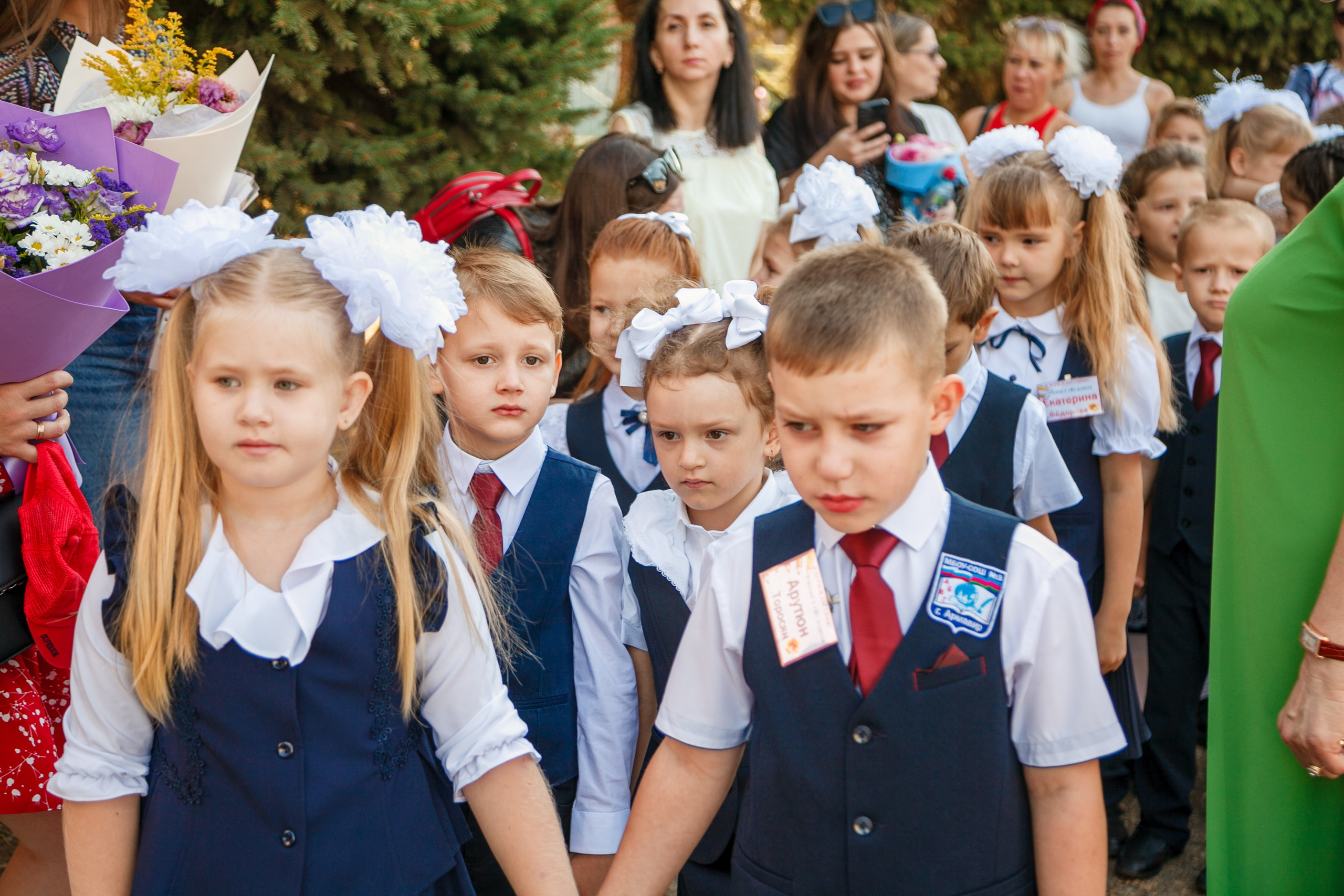 1 сентября линейка. Свадебный и семейный фотограф в Армавире