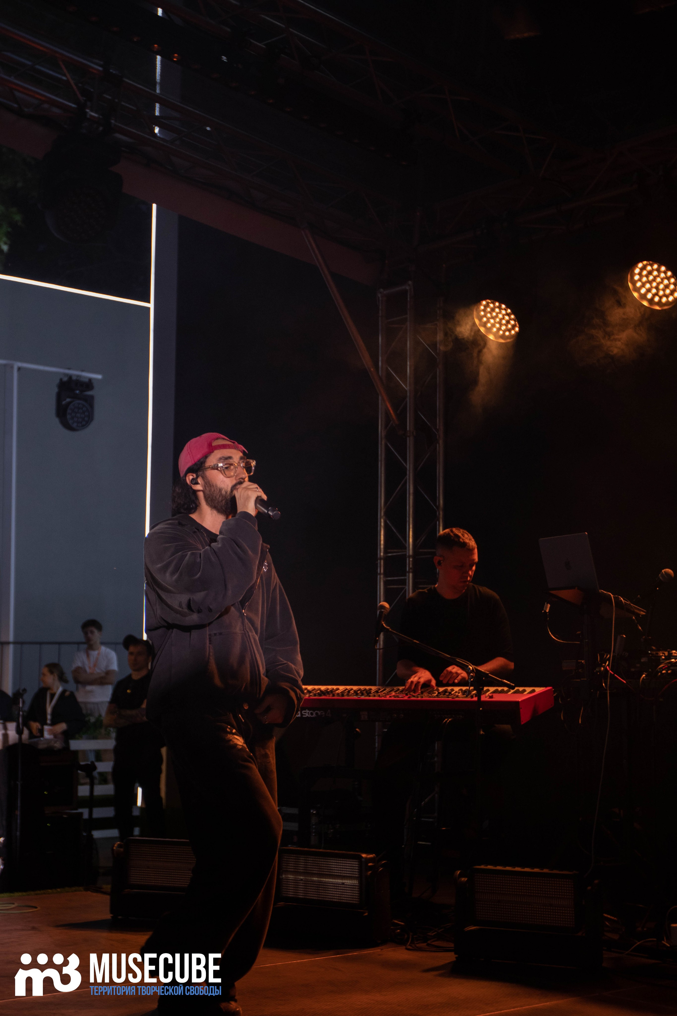 МОТ. Концертный фотограф