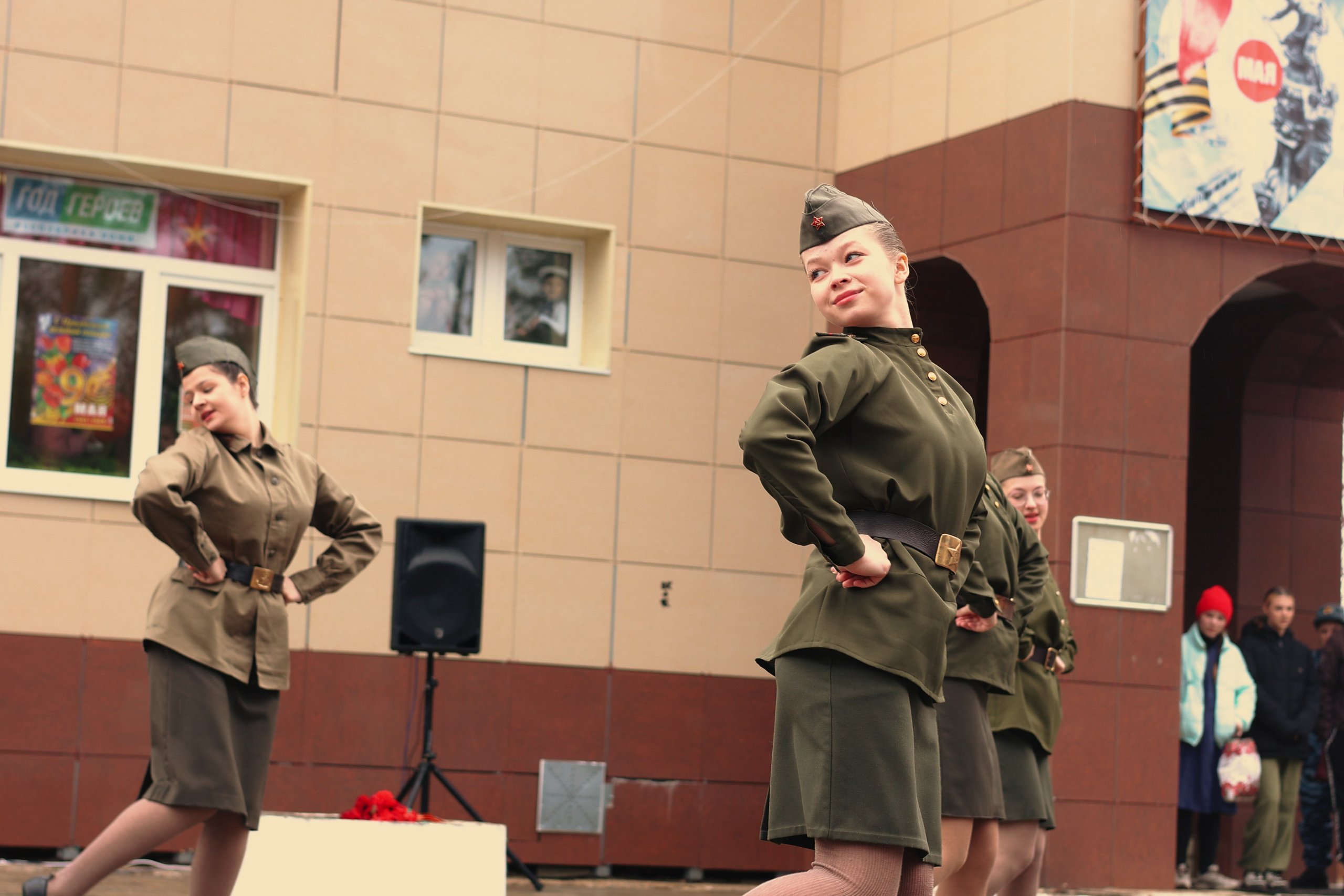 9 мая — «Родной дом». Фотограф в городе Киров Денис Вербин