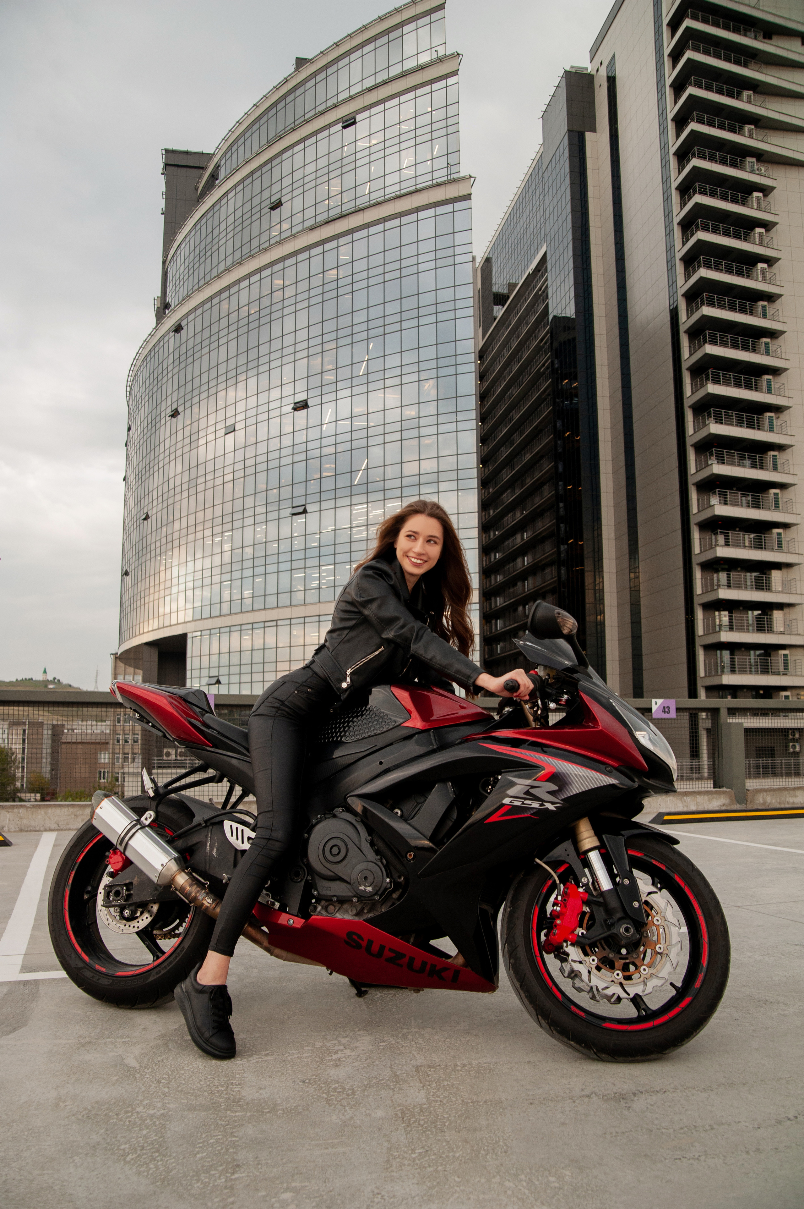 Alena in the parking. Фотограф в Красноярске