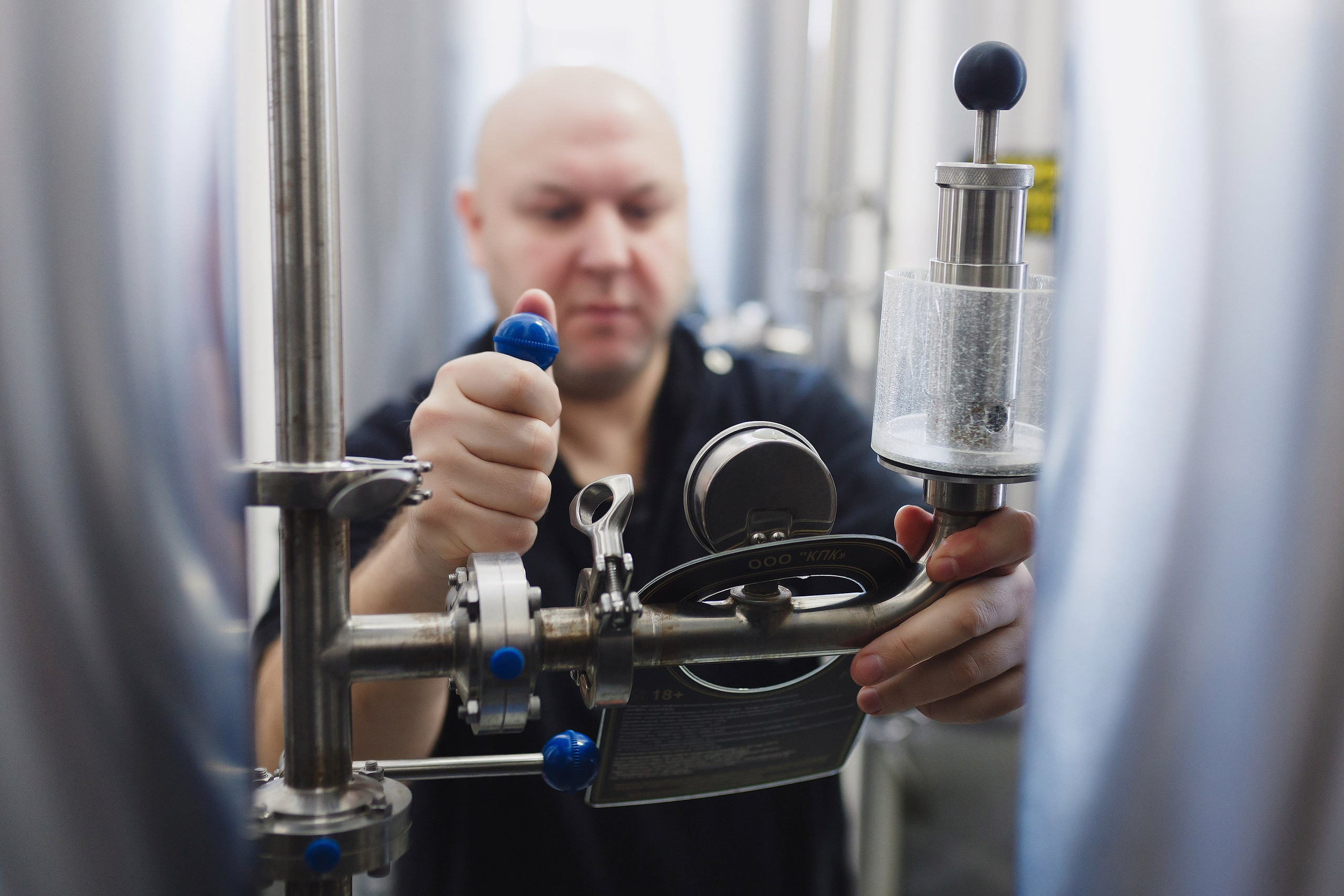 Фотографии с производства. Roman — Репортажный фотограф в Новосибирске