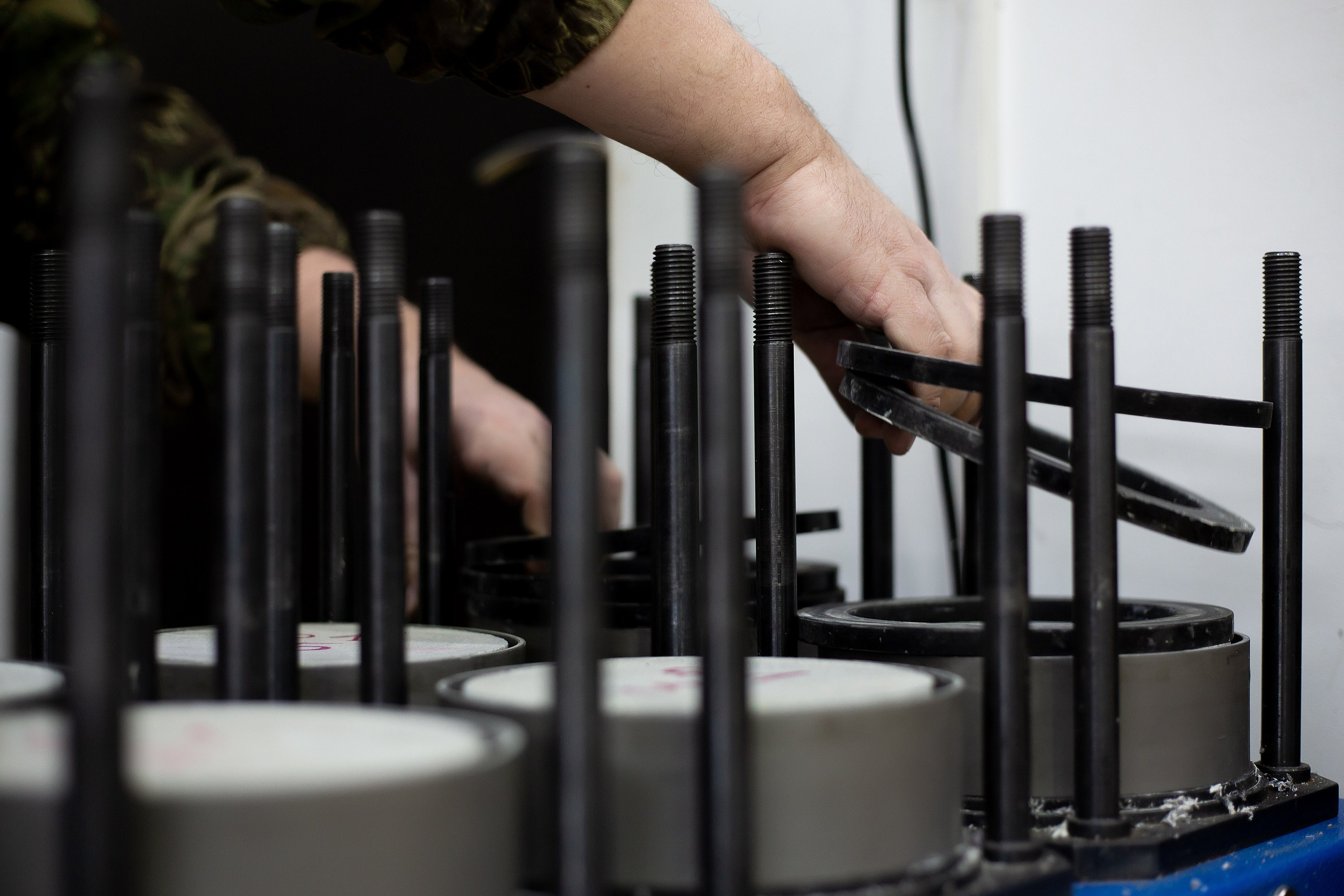 Фотографии с производства. Roman — Репортажный фотограф в Новосибирске