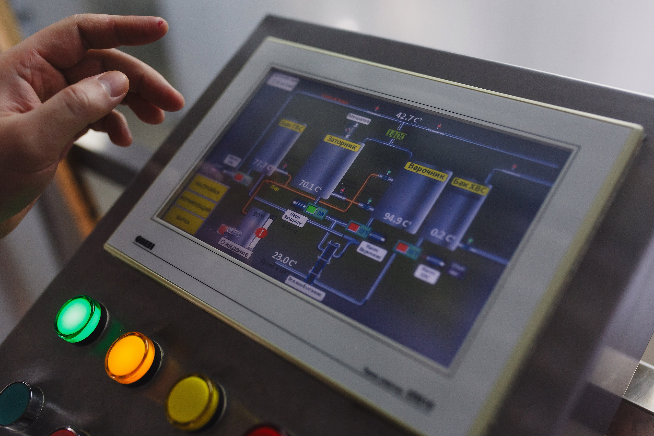 Фотографии с производства. Roman — Репортажный фотограф в Новосибирске