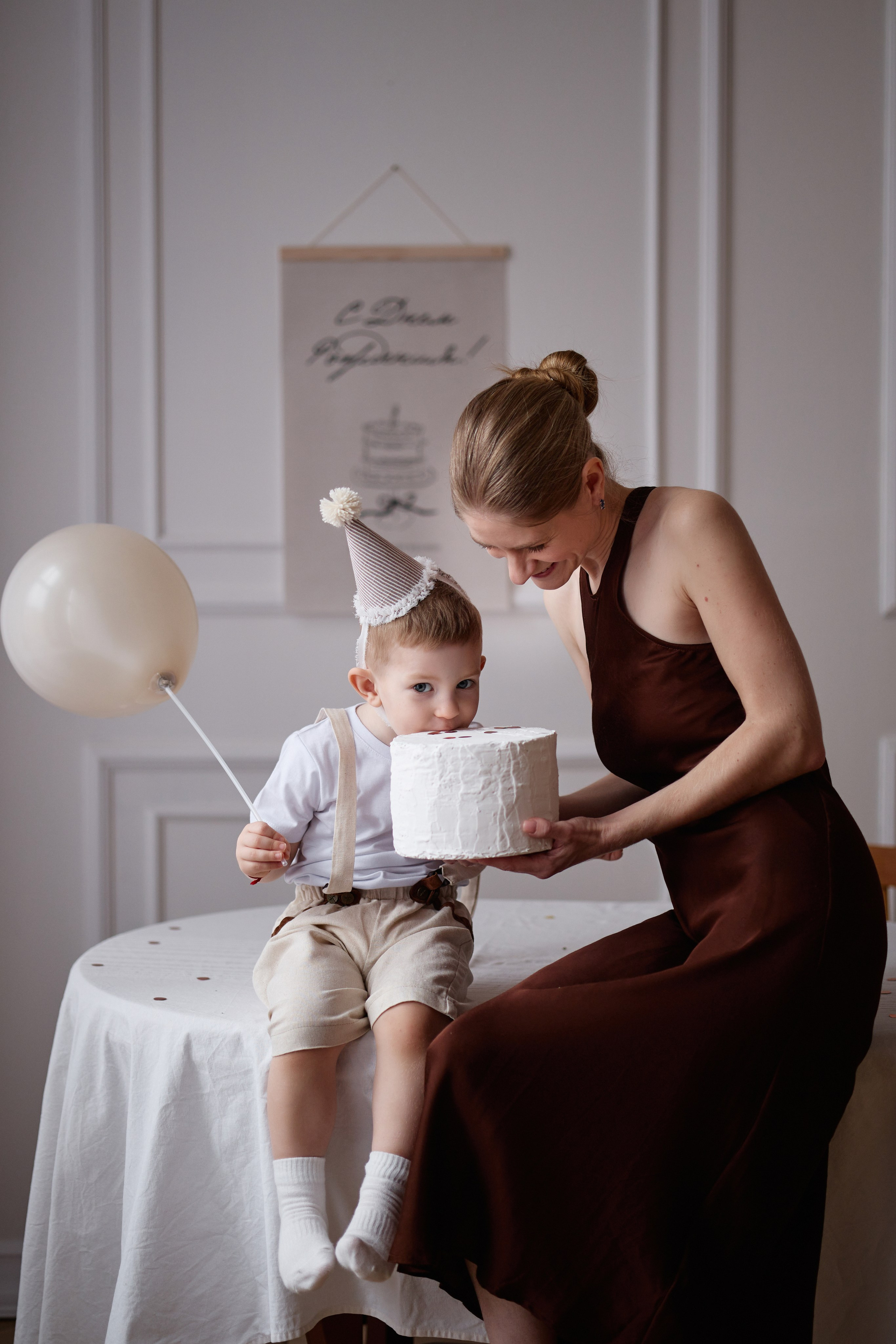 День рождения. Фотостудия Roomy в Краснодаре | Семейные и детские съёмки дней рождения от 1 до 5 лет, аренда зала фотостудии