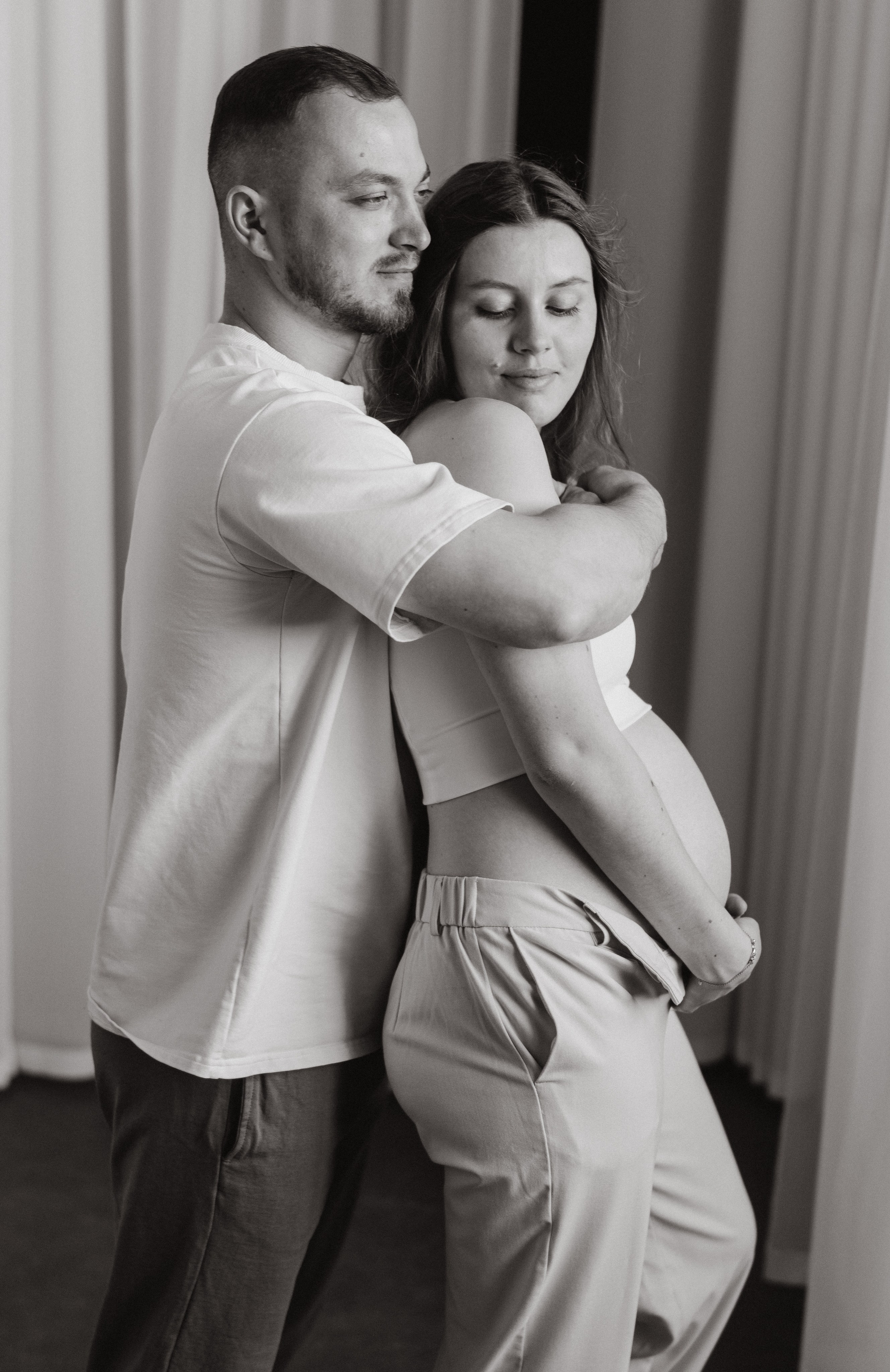 Студийная беременная фотосессия. Семейный, ньюборн фотограф, фотограф на роды в Москве, Виктория Тюльдюкова