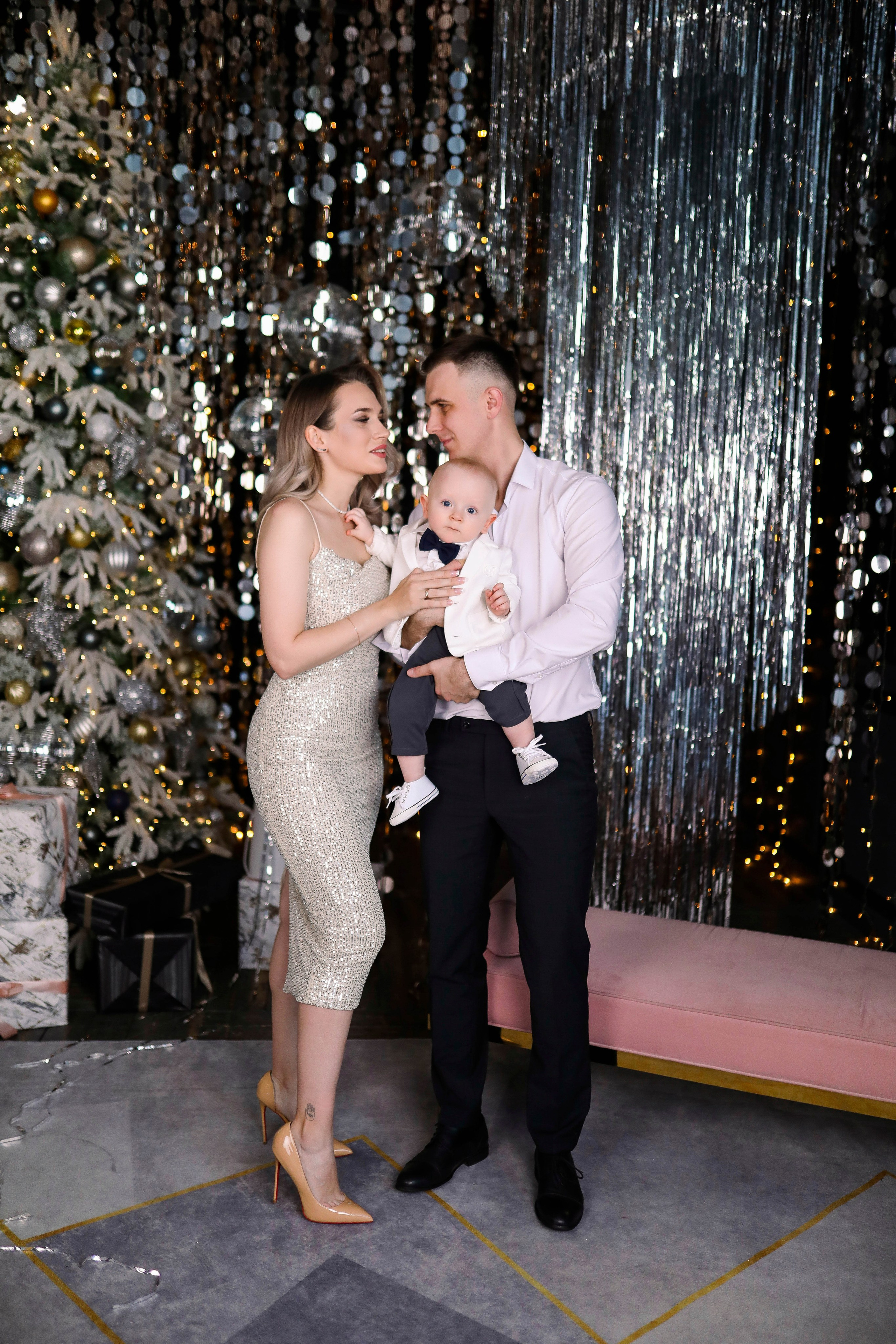 Алёна, Макс и малыш Матвей в зале Арт. ФОТОГРАФ ХАБАРОВСК АНАСТАСИЯ РАЧЕНКОВА