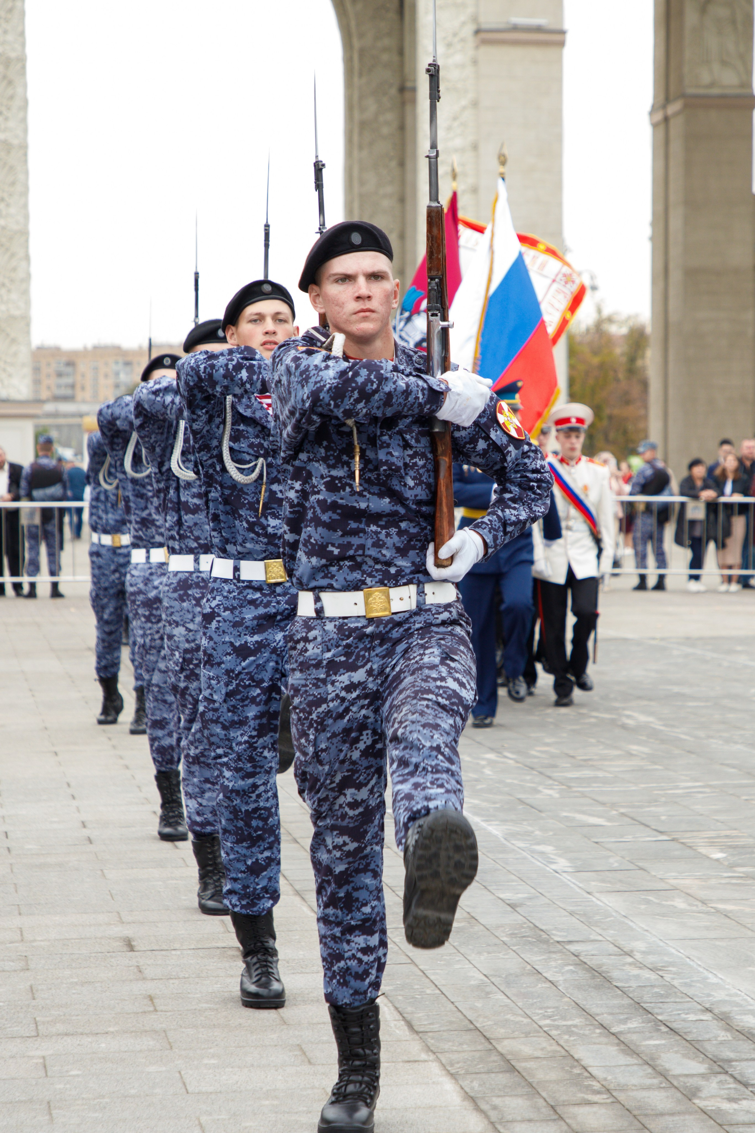 Репортаж посвящения в кадеты в Москве на ВДНХ в сентябре 2024 года. Семейный и школьный фотограф в Москве Анна Ткач