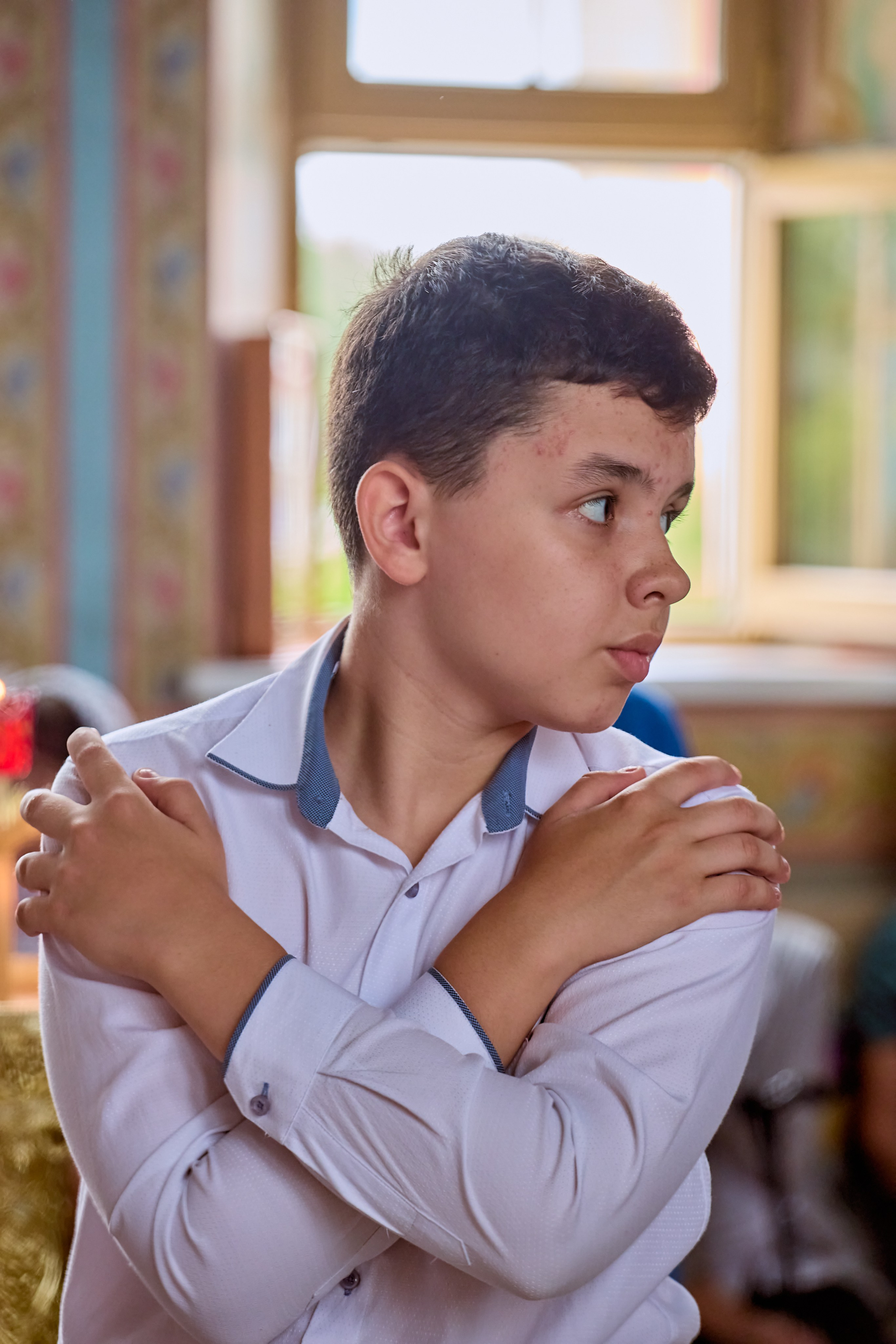 Портрет школьника в Храме Серафима Саровского в г Дзержинске на празднике первой исповеди