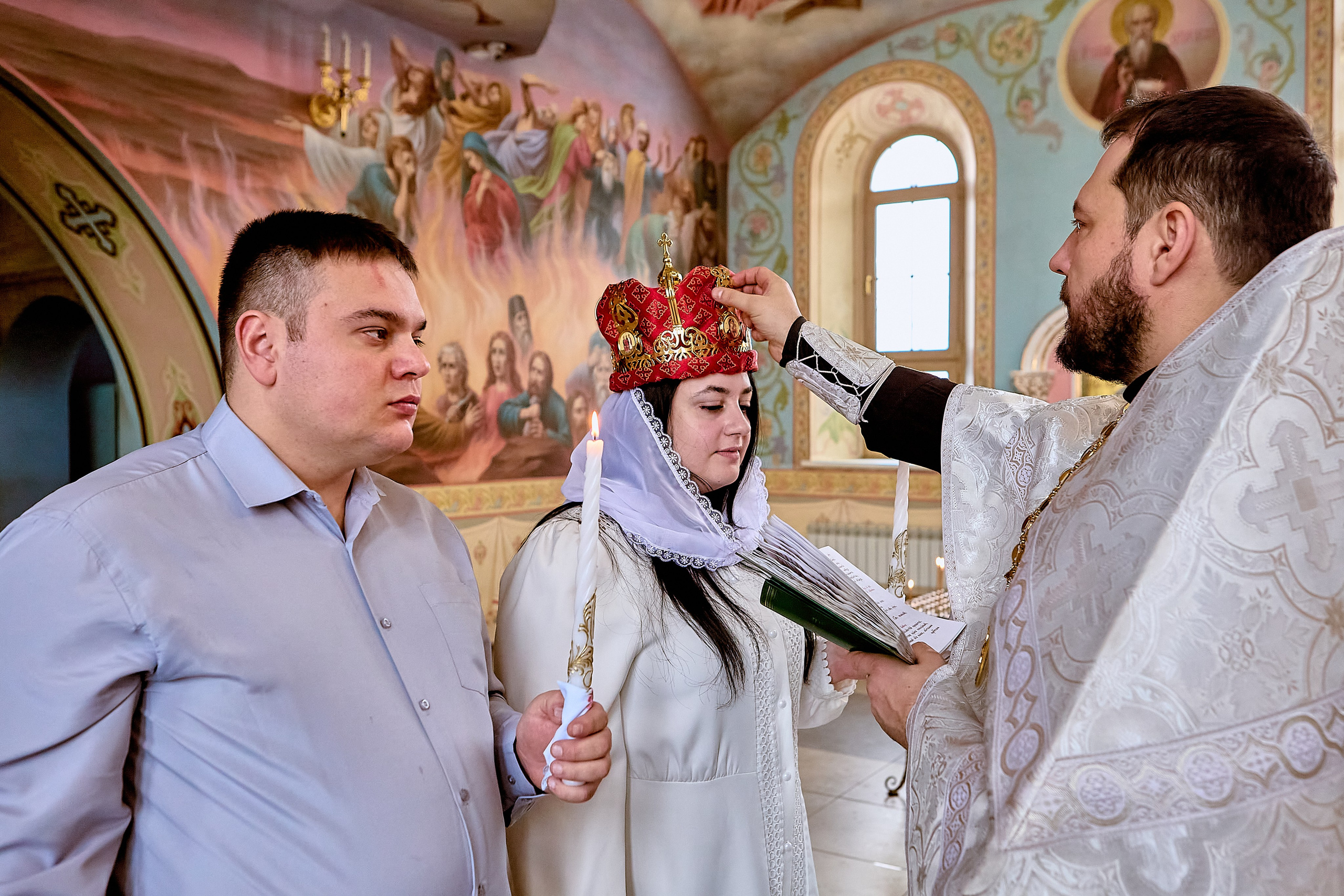 Ответственный момент снятие венцов с молодых