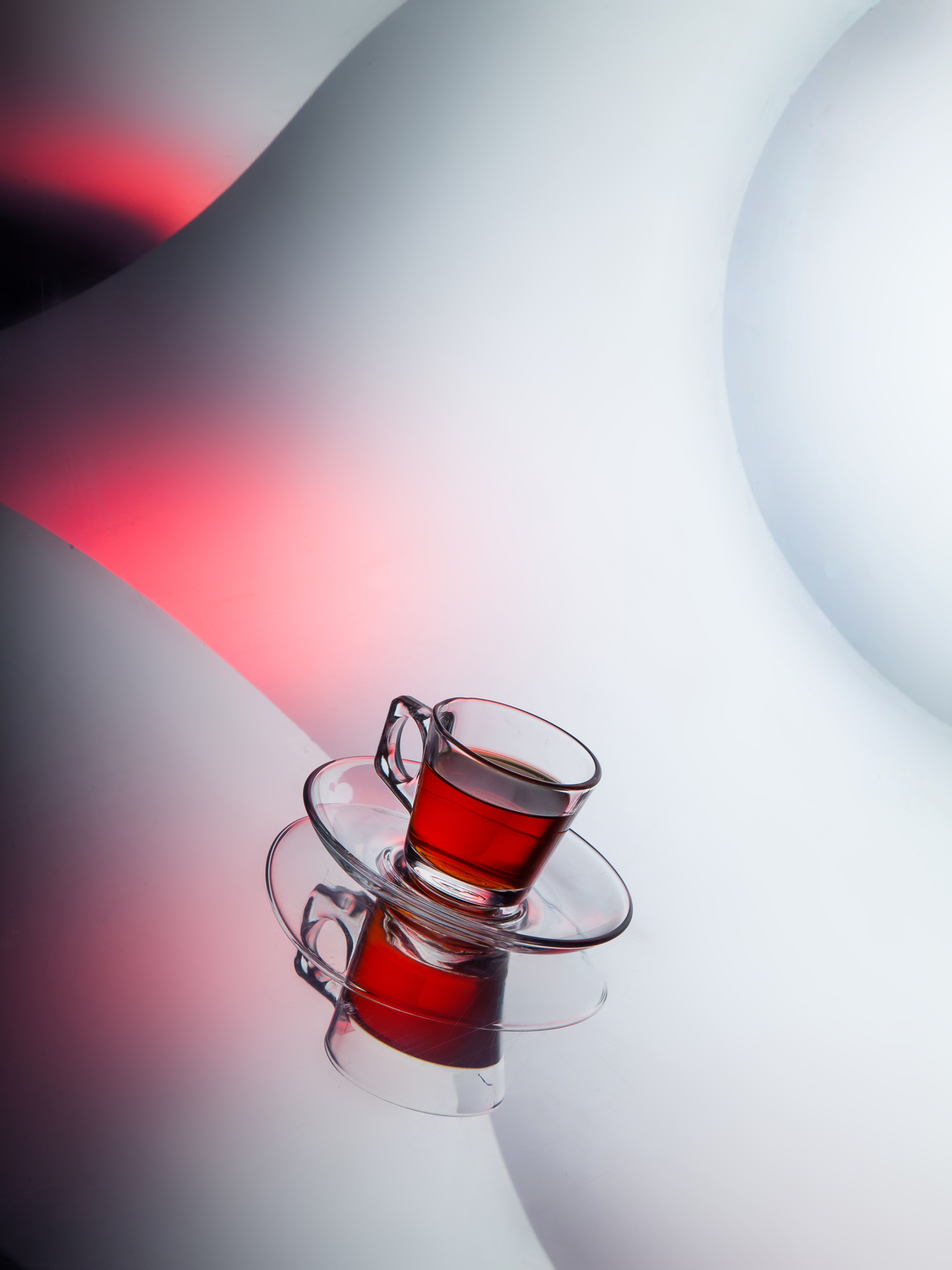 Пьяная чашка. Фотограф Мария Кольцова