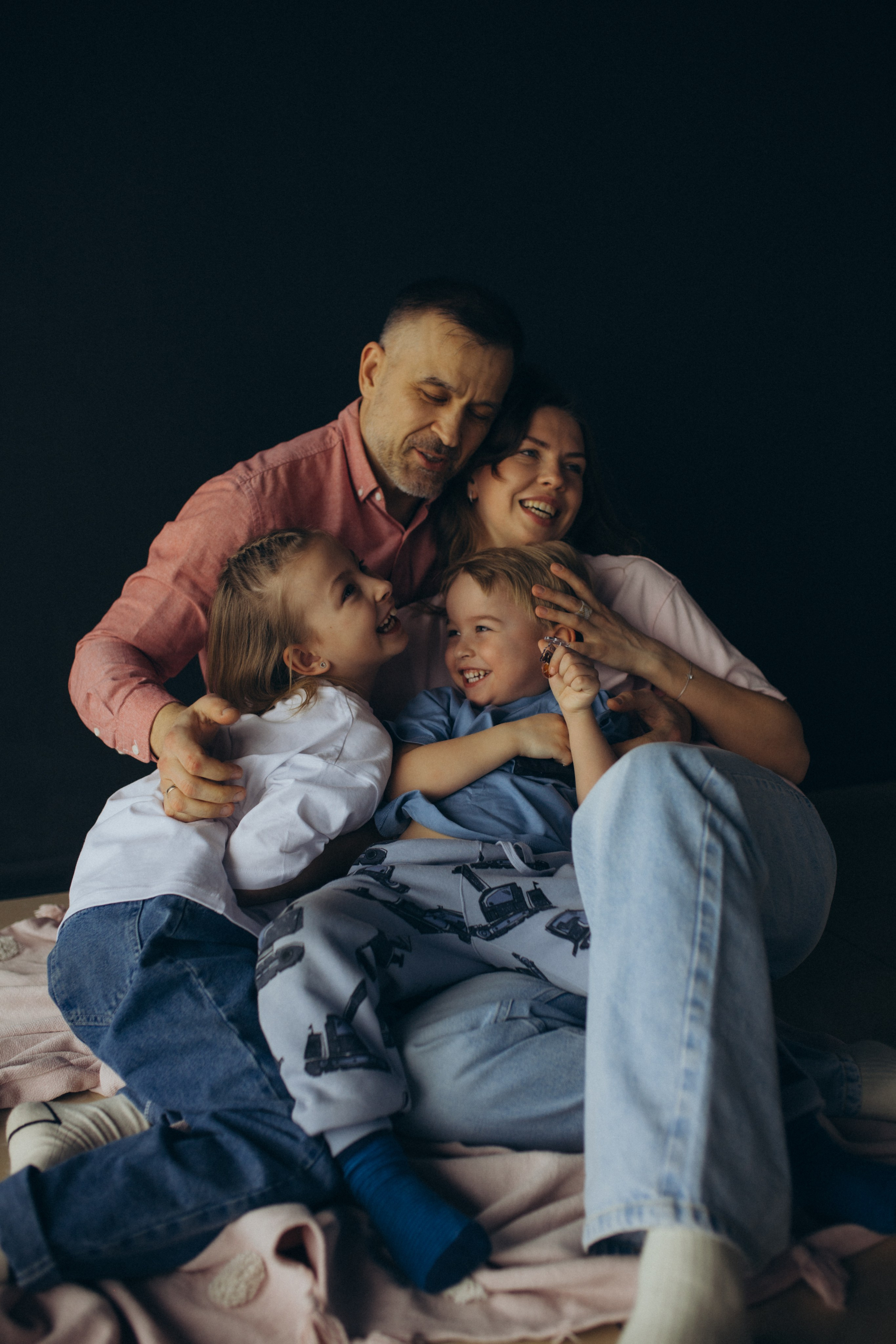 Семейная в студии. Семейный фотограф Lifestyle Ноябрьск/Губкинский/Тобольск