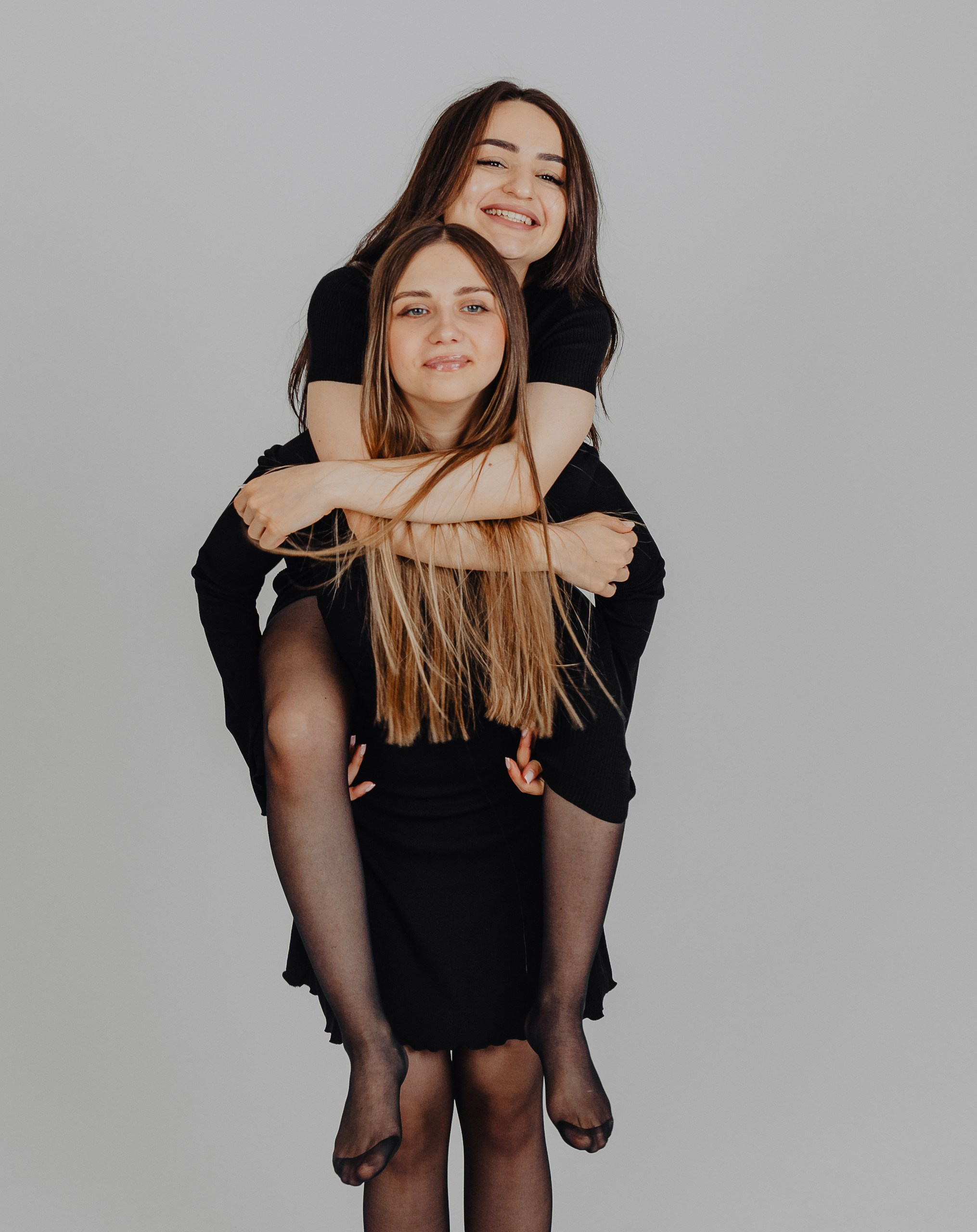 Даша и Айнура. ФОТОГРАФ ~ Виктория Ивченко ~ Старый Оскол