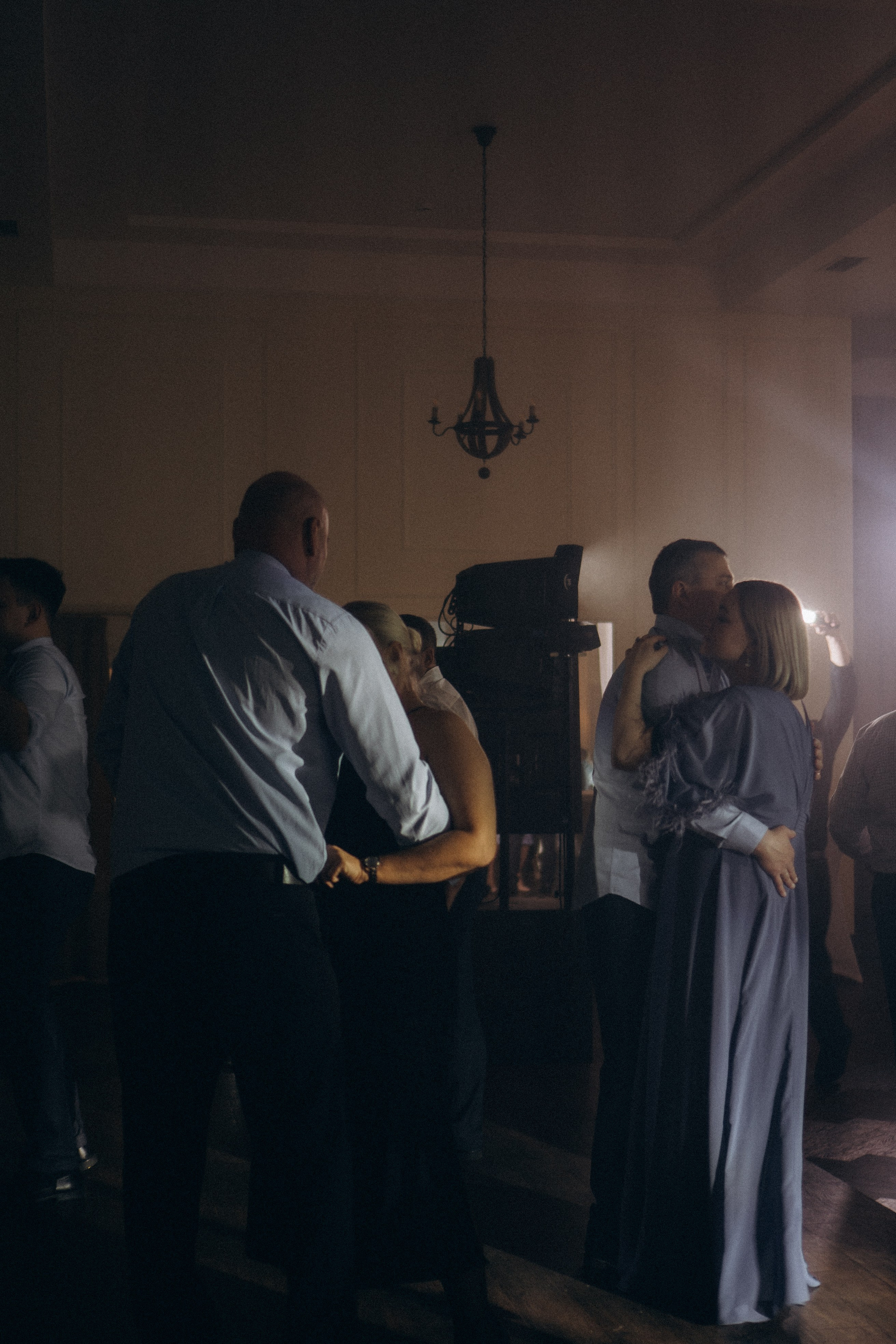 СВАДЕБНАЯ СЬЕМКА СБОРОВ В ОТЕЛЕ И ВЫЕЗД НА ЦЕРЕМОНИЮ (СНЯТО В СИБИРЕ В НИЖНЕВАРТОВСКЕ). Профессиональный фотограф, Санкт-Петербург — Виктория Богомолова