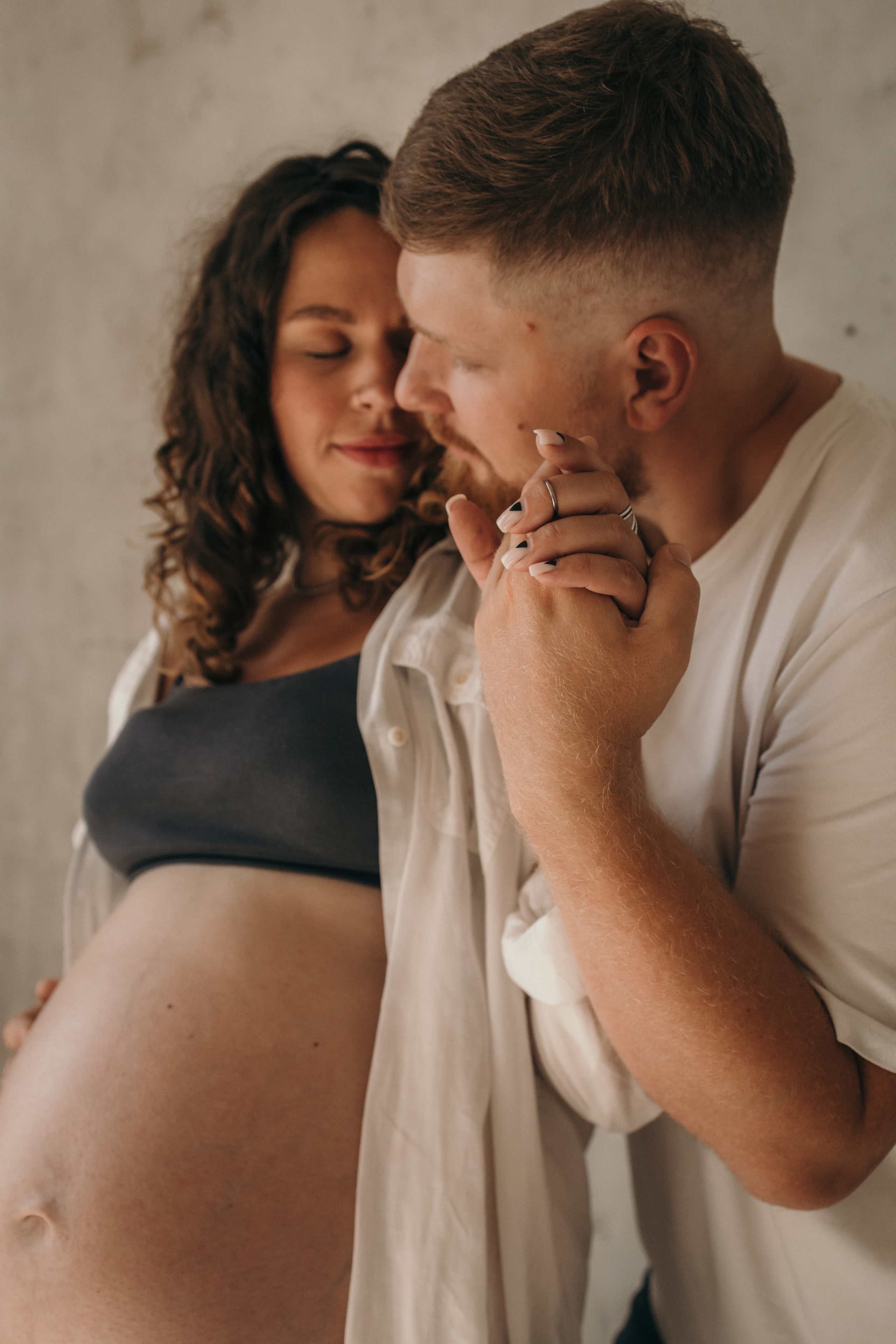 Фотосессия беременности в студии в Балашихе для Надюши и Романа. Семейный фотограф в Москве, Щелково, Фрязино _ Виктория Степанова