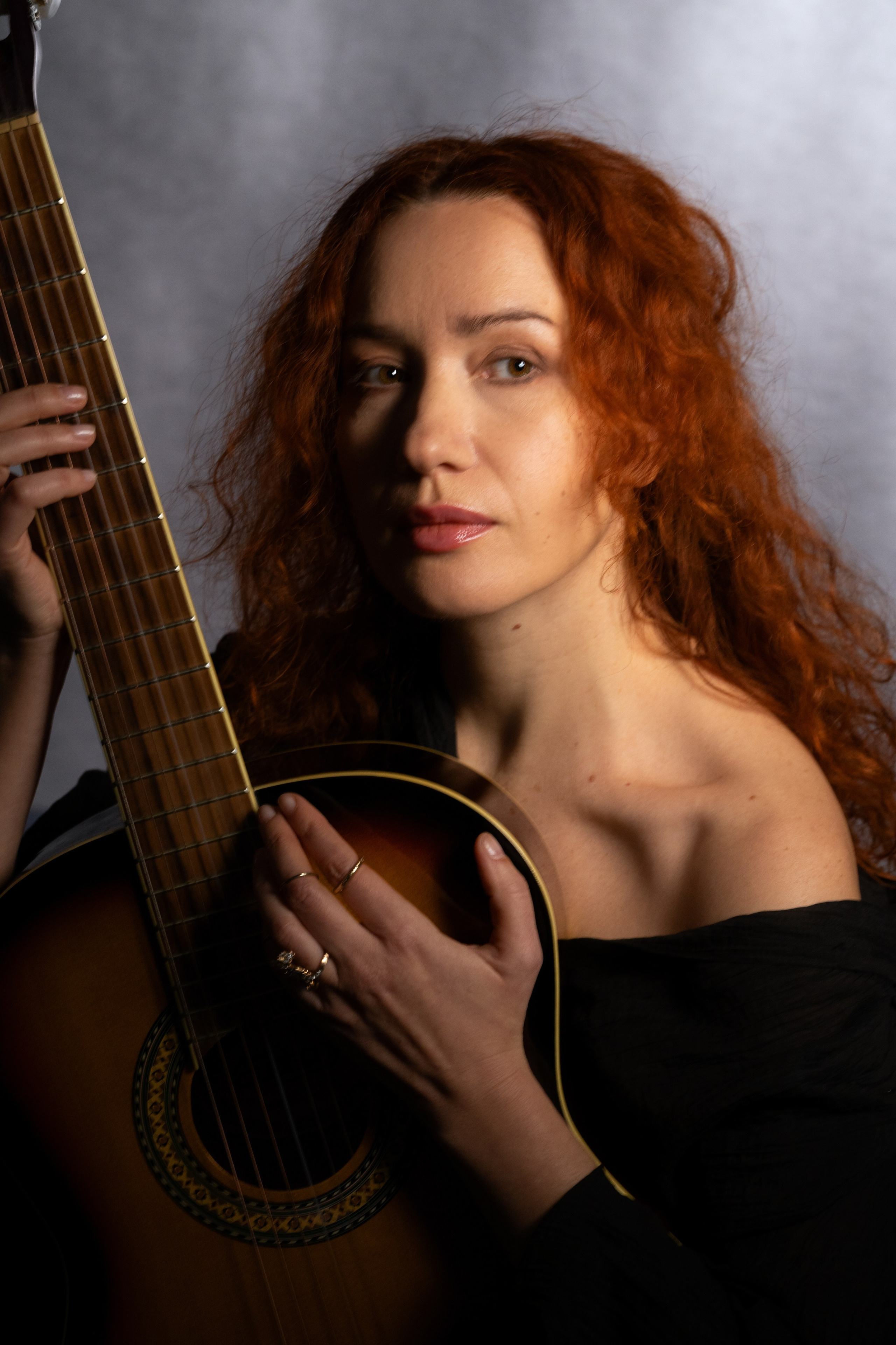 Анастасия. Изгиб гитары