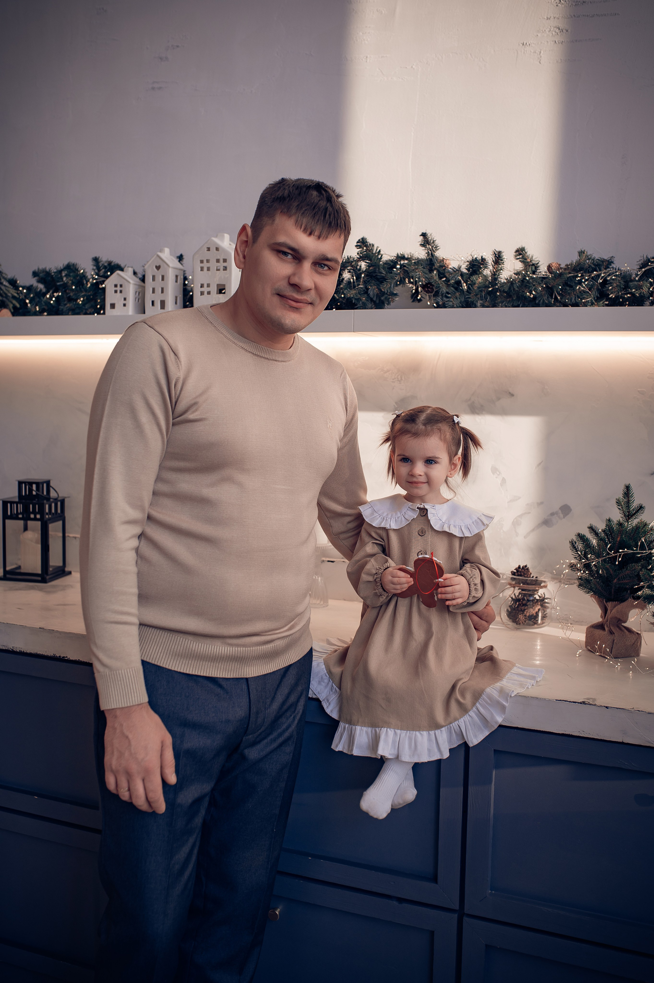 Виктория, Александр, Ванюша и Ариша. Фотографы крещения/венчания  Красноярск Татьяна и Вячеслав Переваловы