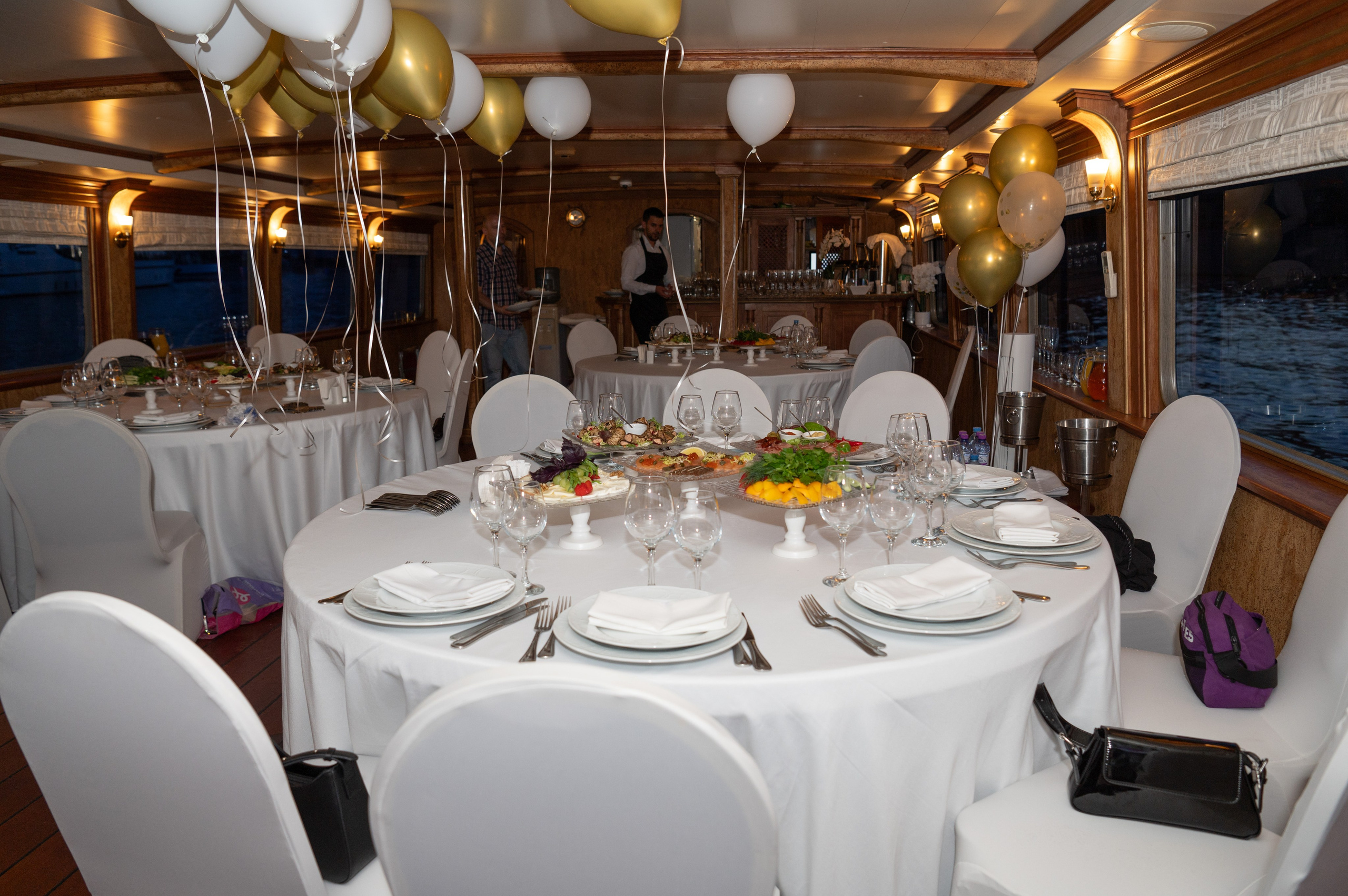 Выпускной вечер 11 класс на теплоходе. Детский и семейный фотограф г. Москва Оксана Катаджи