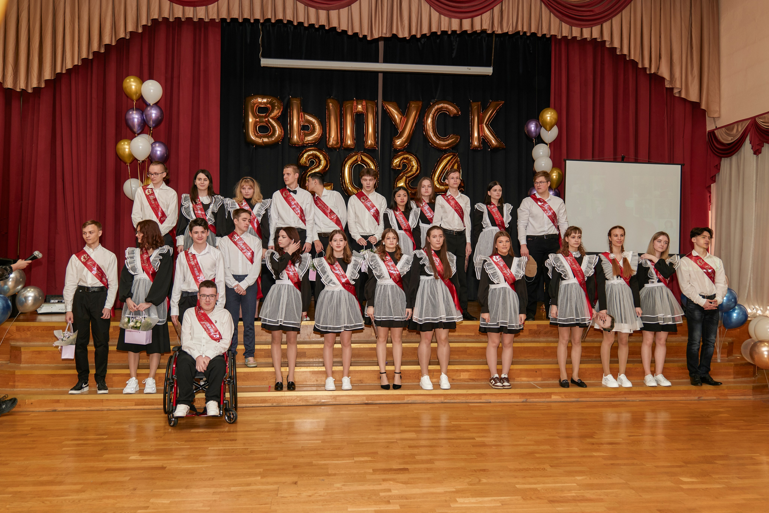 Последний звонок школа 1413. Детский и семейный фотограф г. Москва Оксана Катаджи