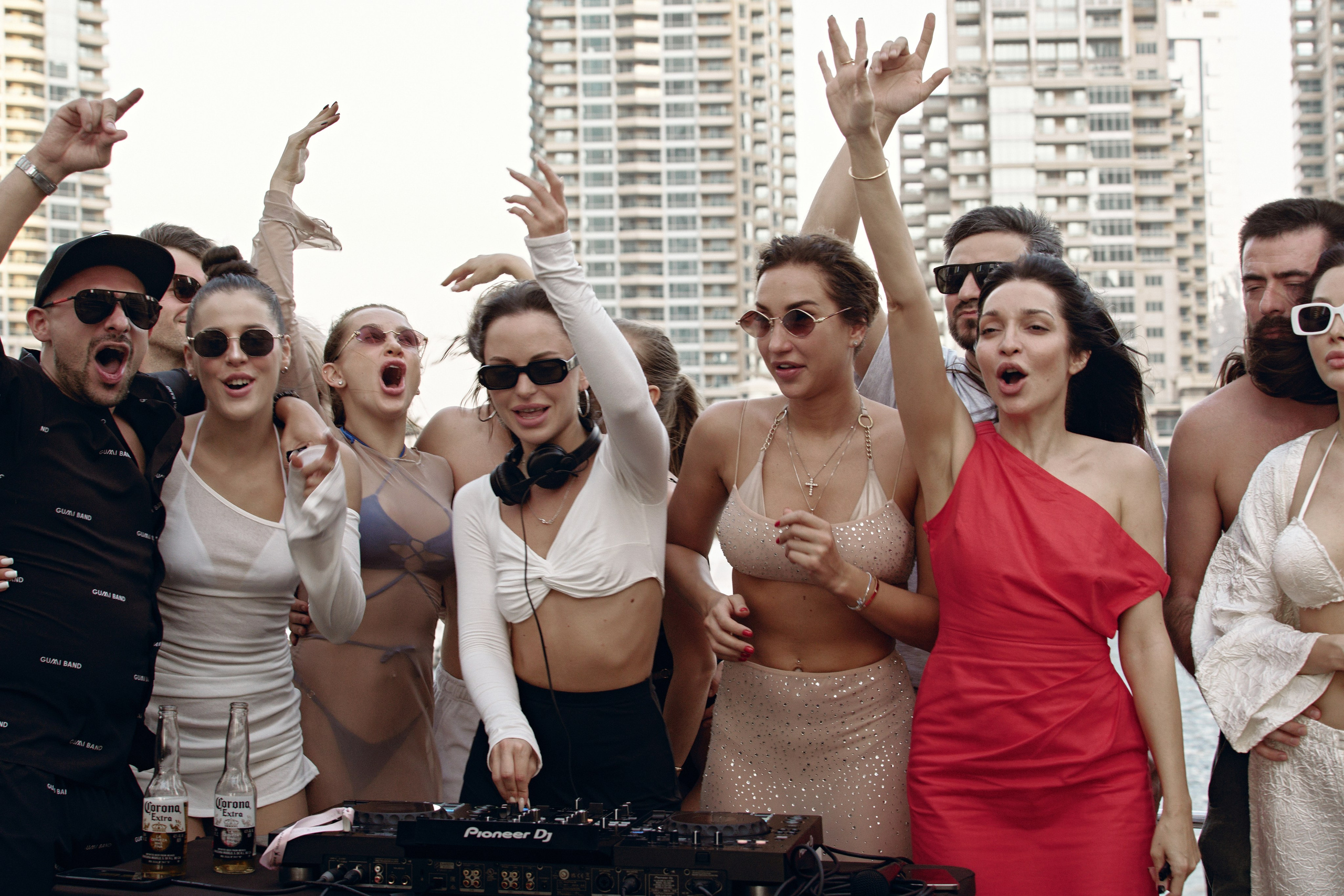 PAVEL DEREVYANKO. NOIZOMAX Художественный фотограф в Дубай