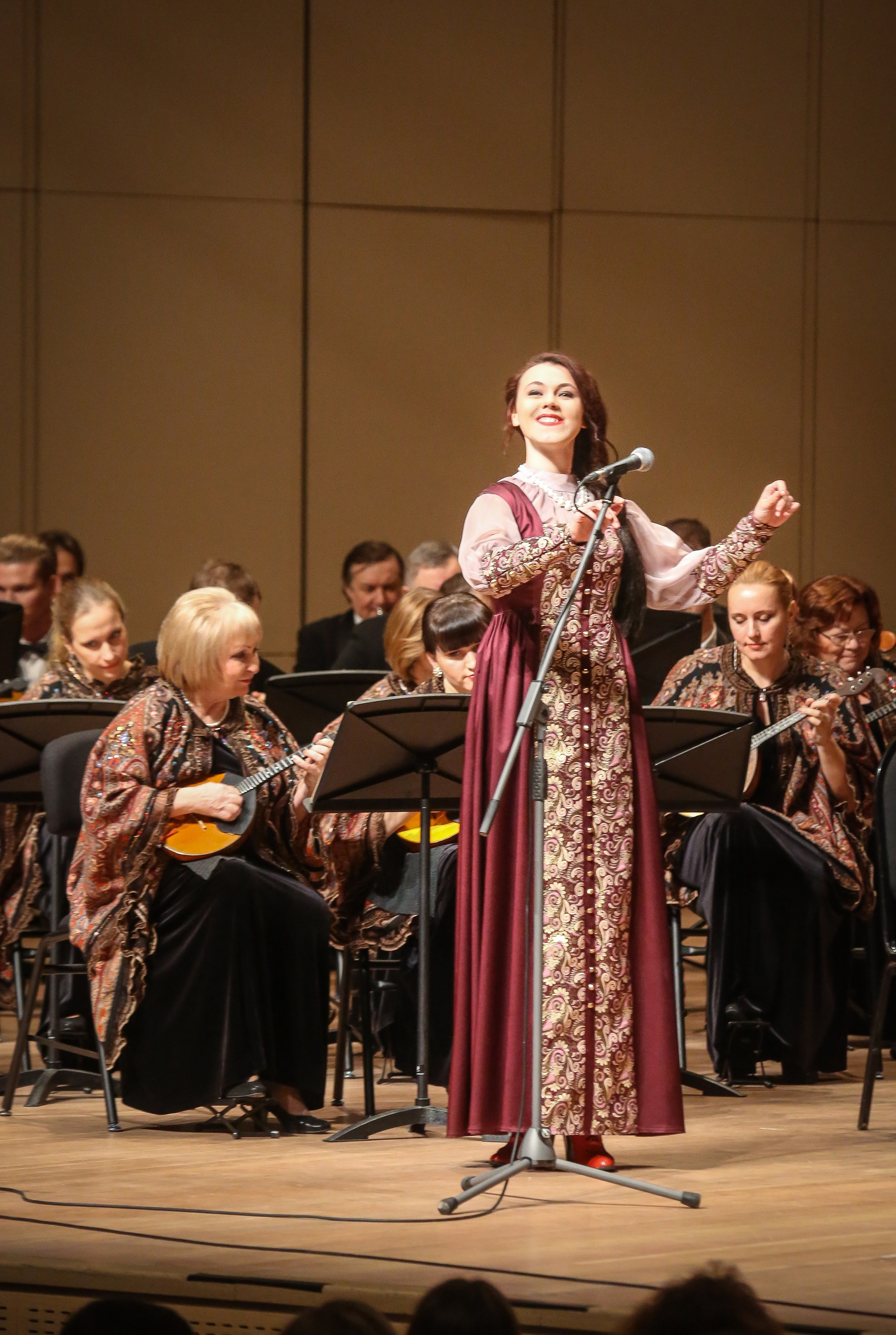 Концерт «Король репортеров» с Дмитрием Назаровым. Дарья Письменюк / Darya Leitstern — фотограф, музыкант, журналист, путешественник