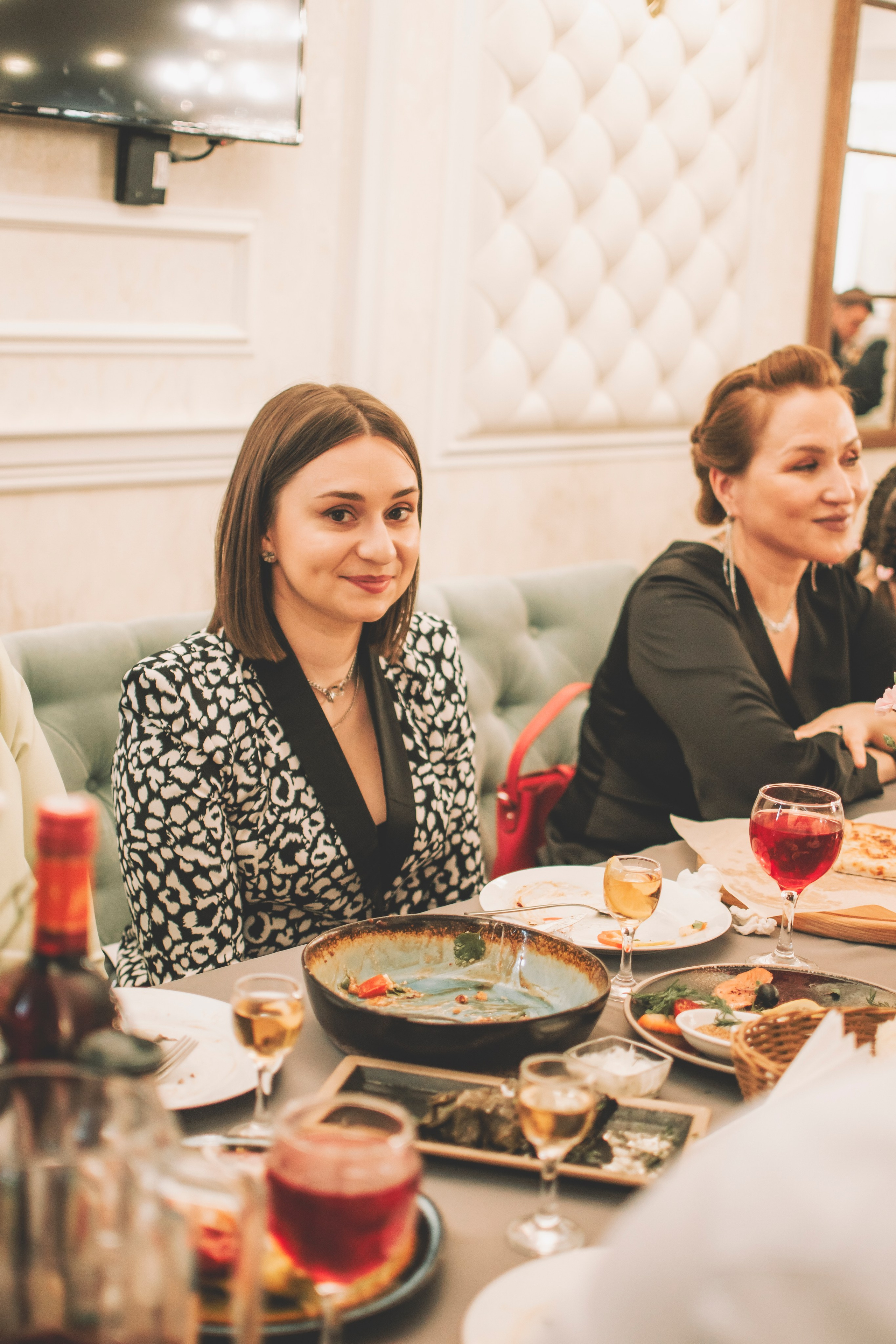 26.04.2025 (Фотосессия, роспись в Онии + фото с банкета). Семейный и свадебный фотограф Губкинский и Ставрополь