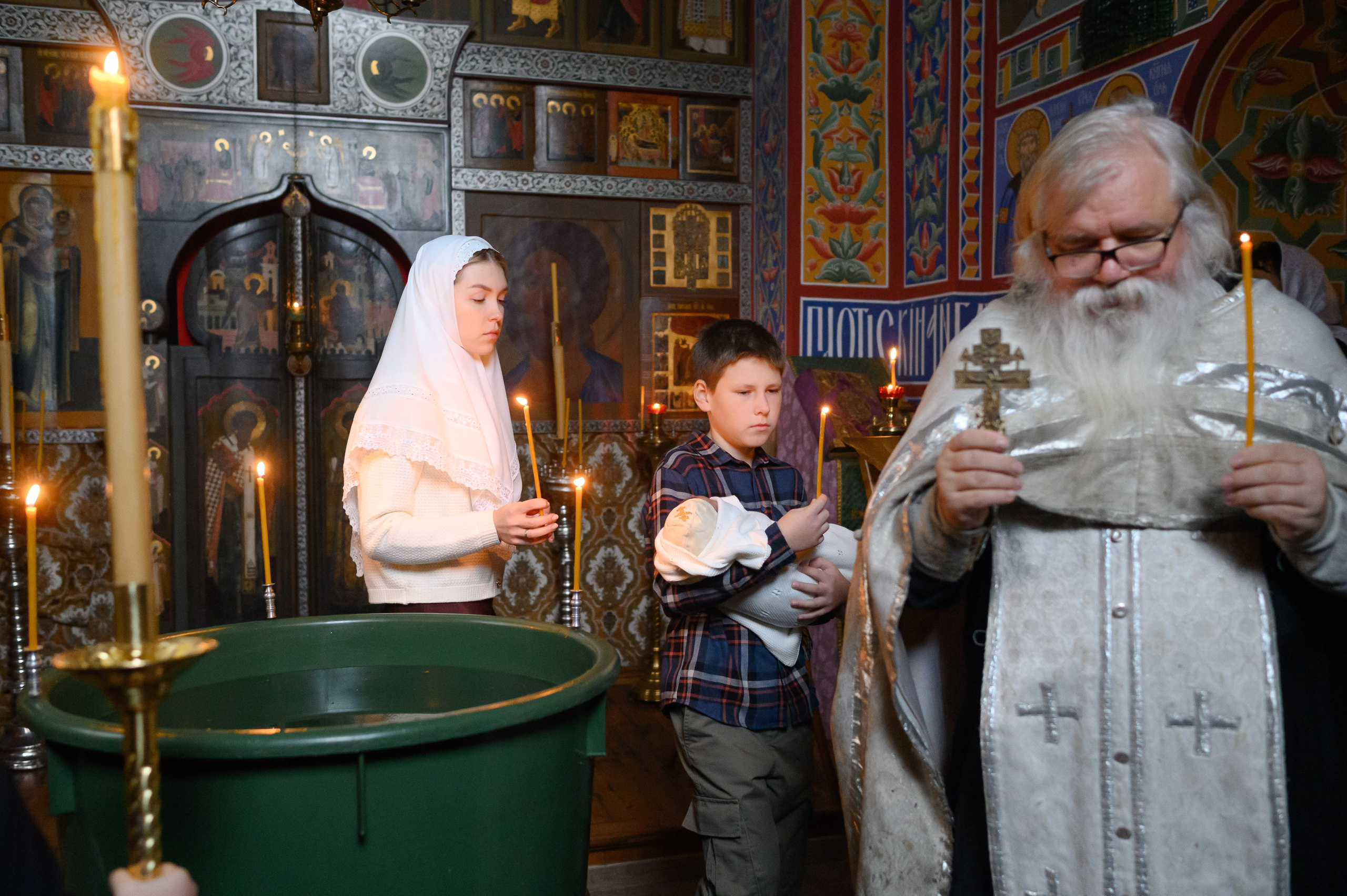 Крещение в Старообрядческом храме (Москва). Семейный и свадебный фотограф в Санкт-Петербурге Серафима Смирнова