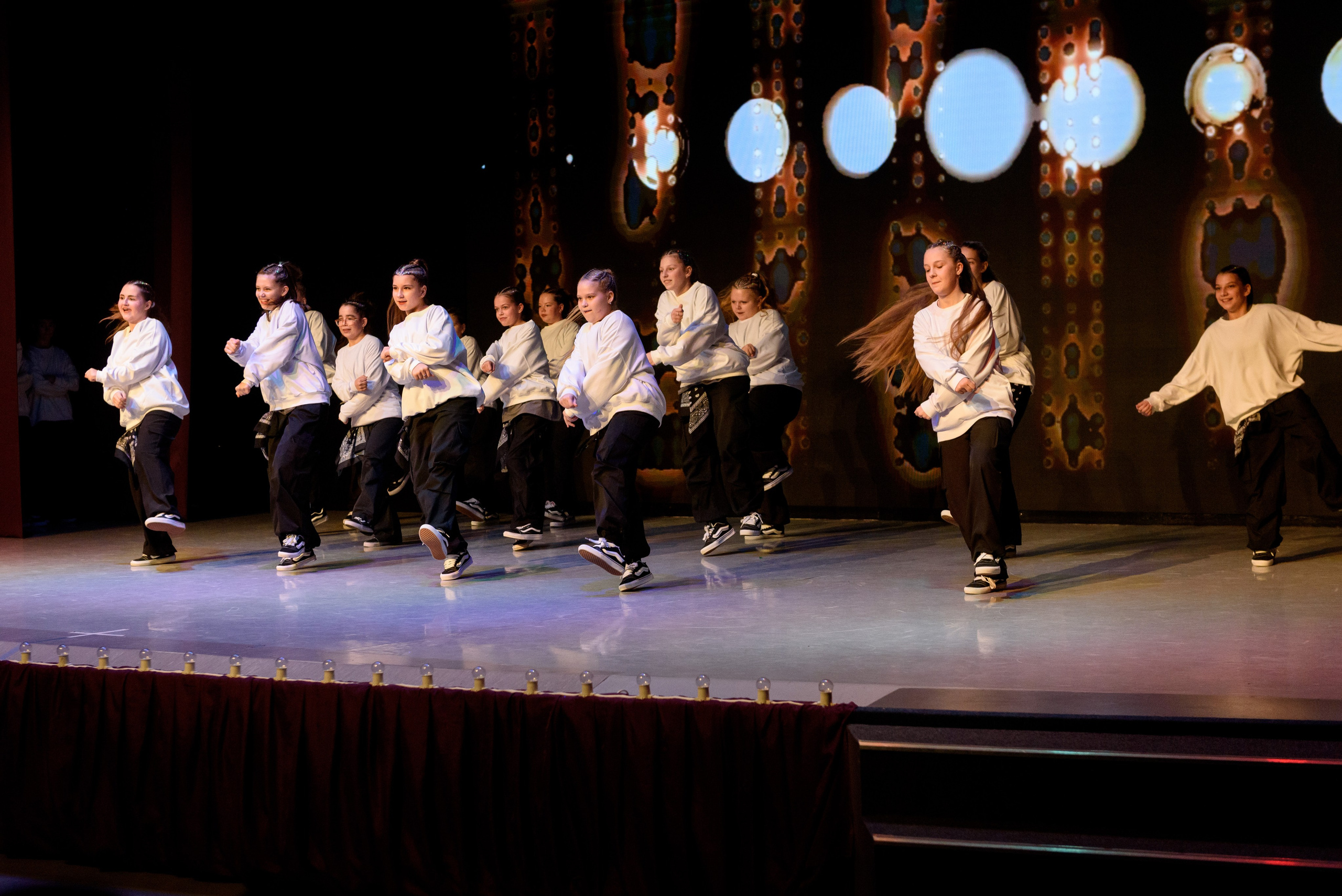 Отчётный концерт «Зажигай». Главная