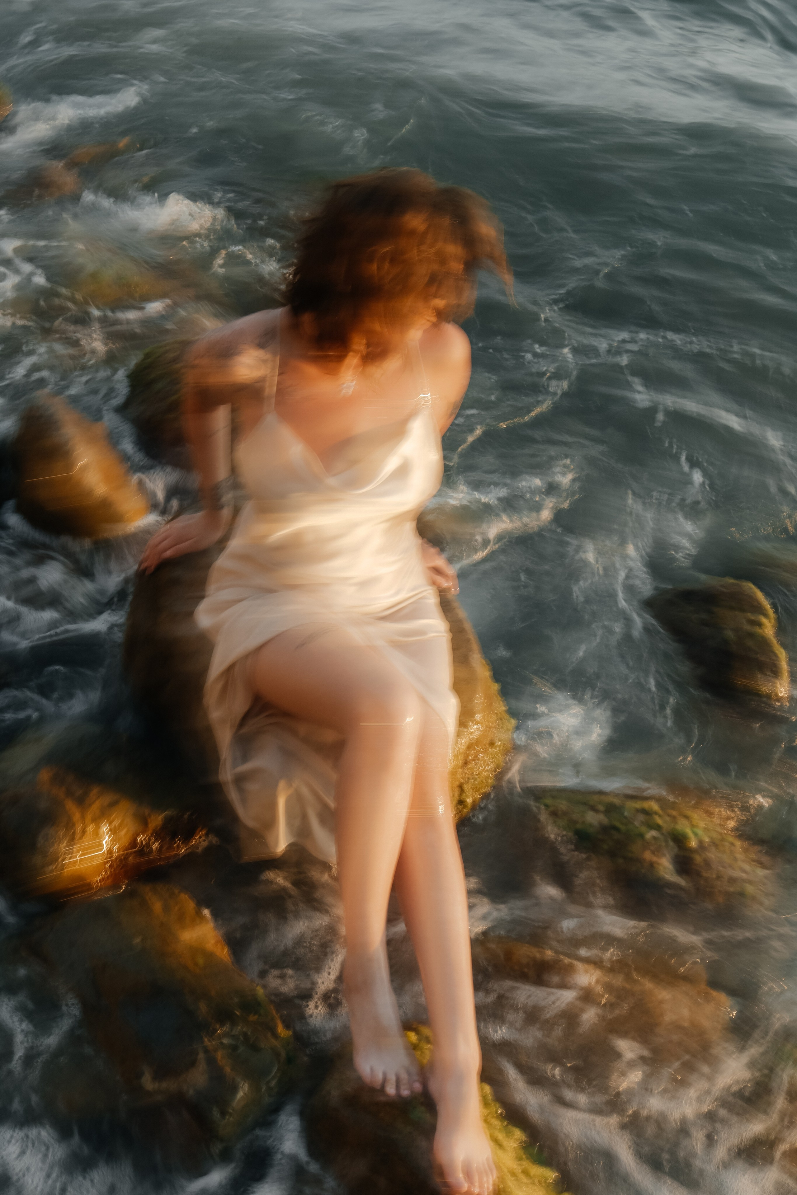 История любви на живописных скалах. Семейный и портретный фотограф в Геленджике Любовь Бодрова