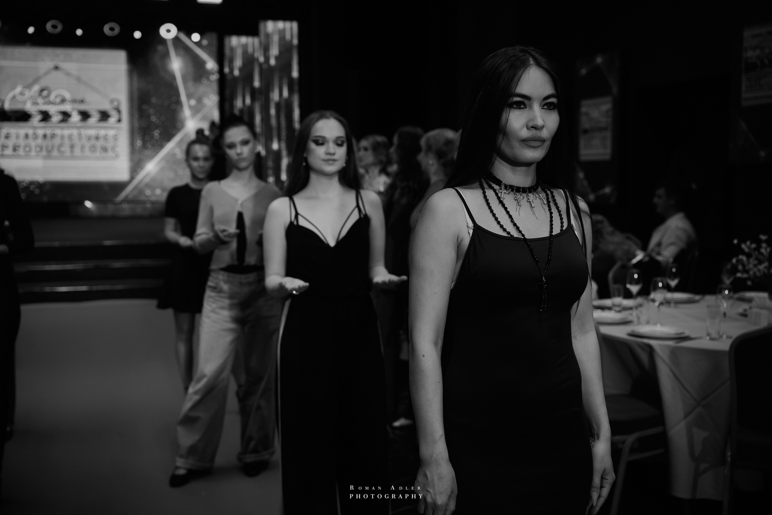 Бэкстейдж подготовки шоу Андрея Вишневского. Photographer Roman Adler