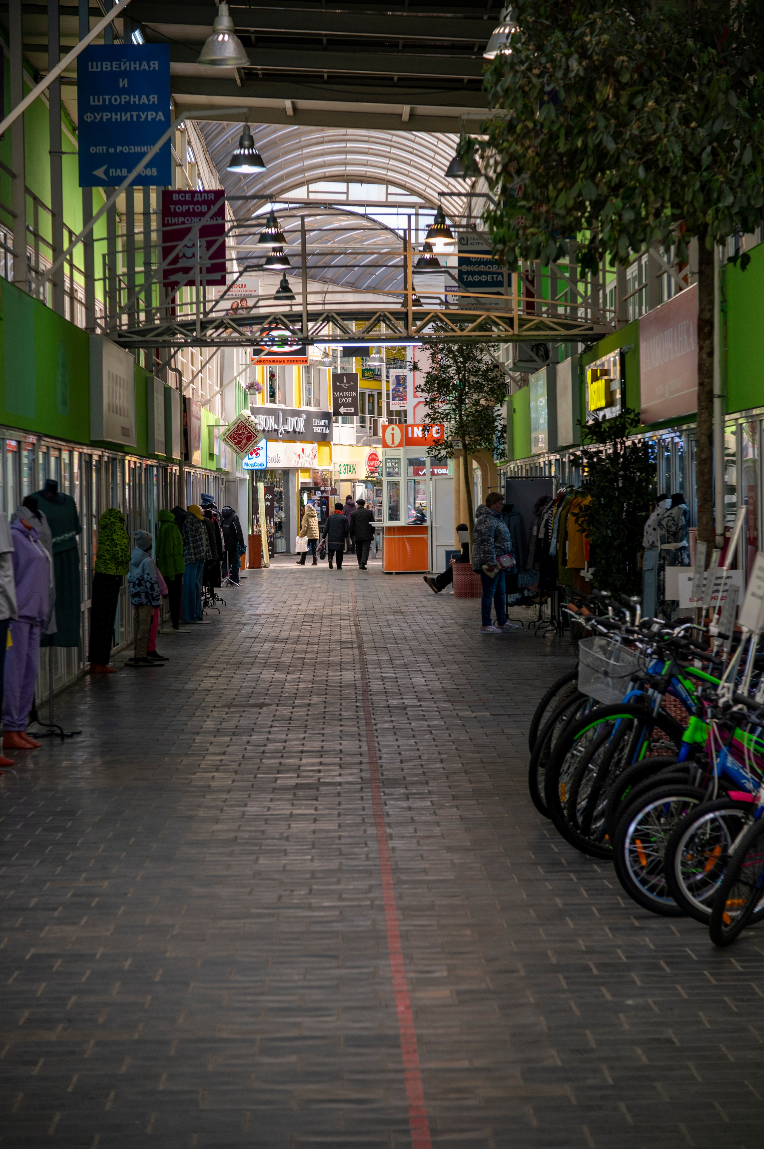 Фотопрогулка апрель 2022. Фотограф Роман Адлер