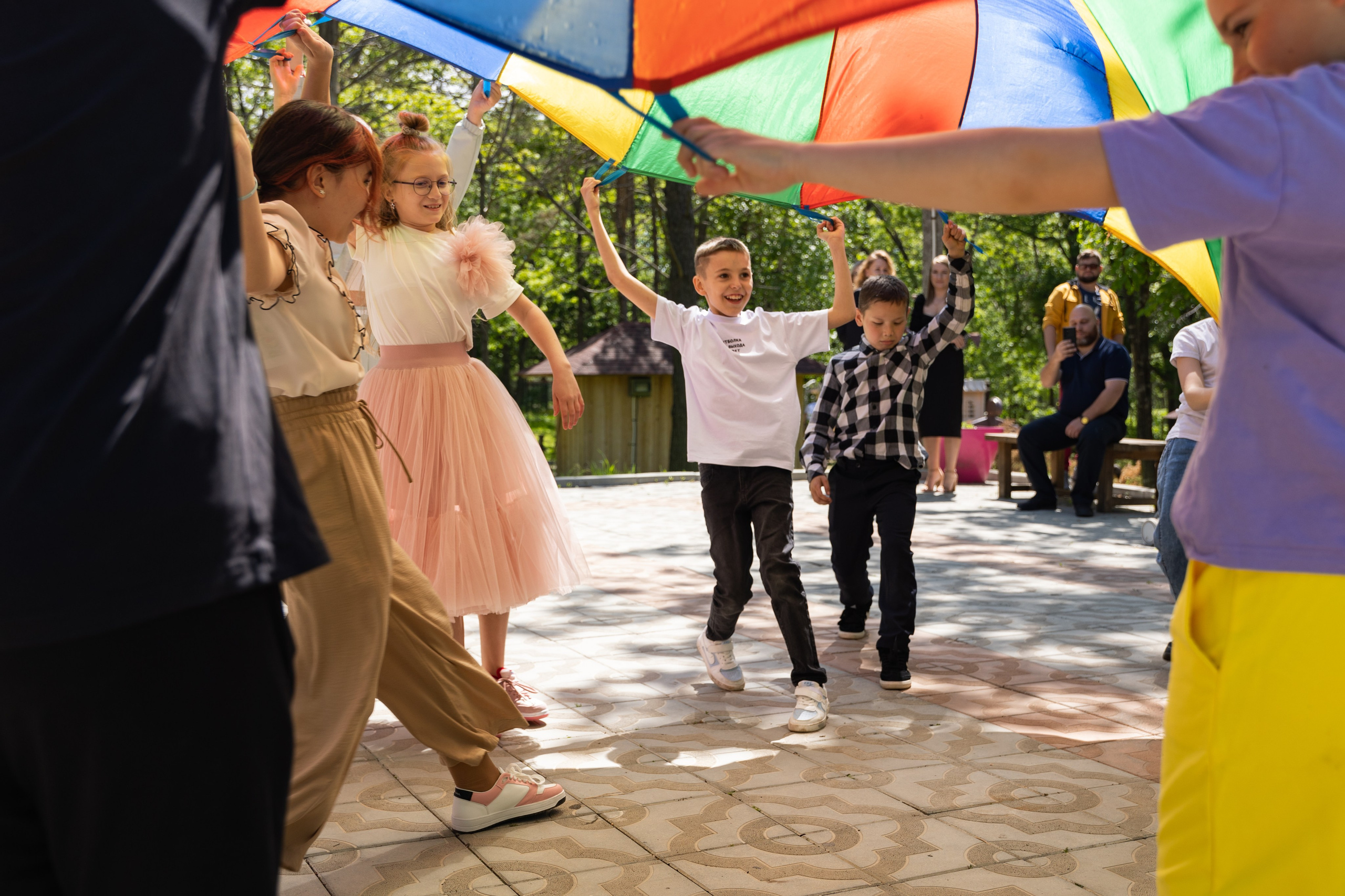 Выпускной 4 класса на территории кафе Веранда. Выпускные альбомы во Владивостоке