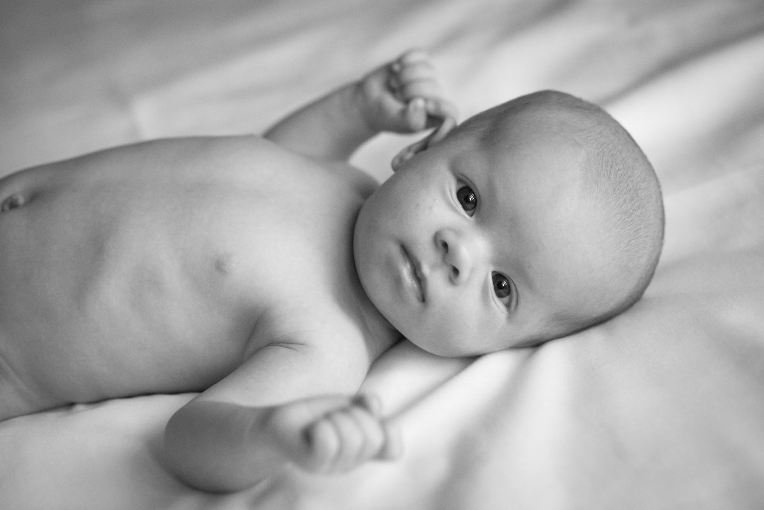 Черно-белая съемка новорожденной. Фотографы в Москве Светлана Устинова и Сергей Грачев