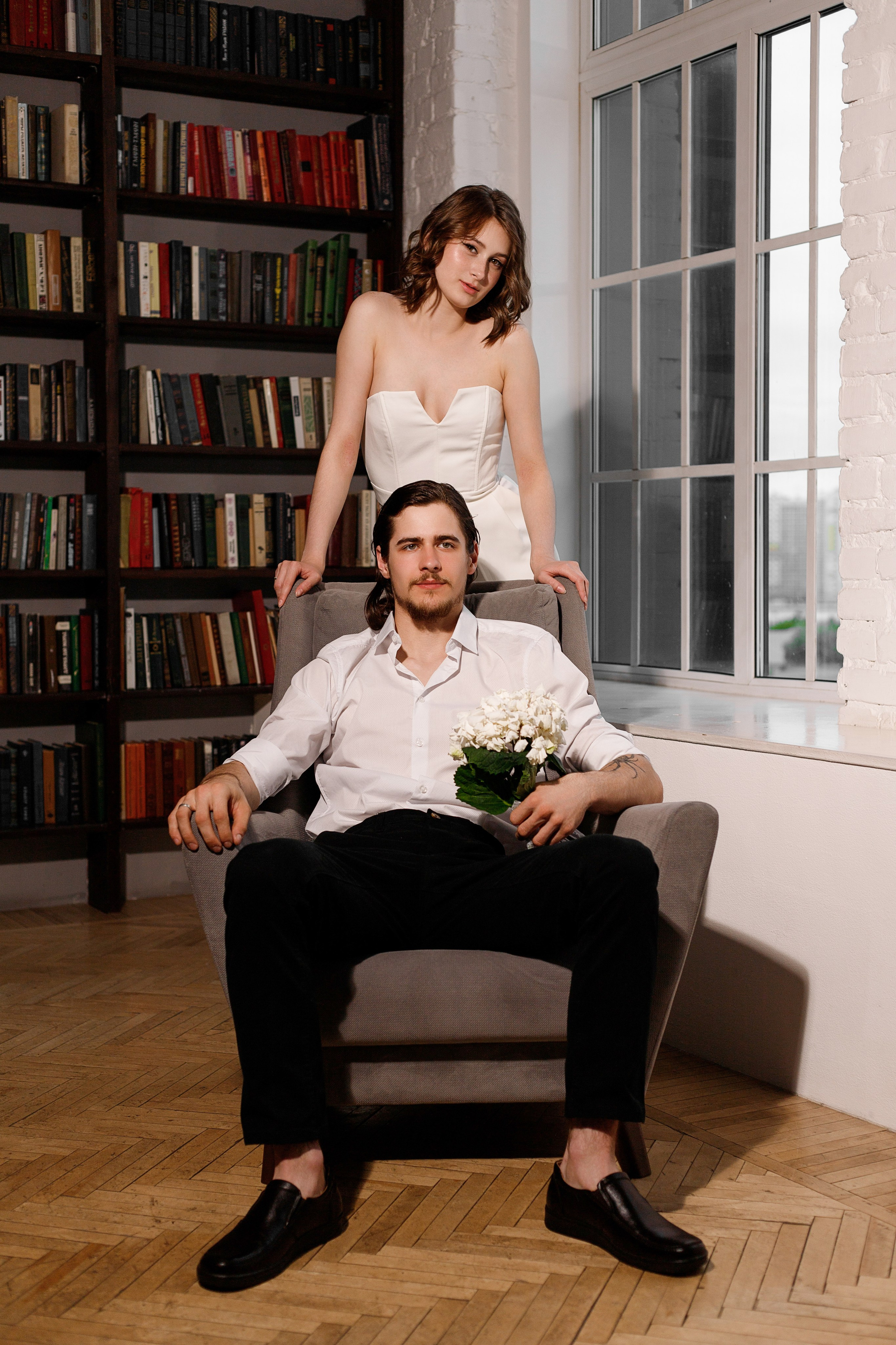 Магия свадебного дня в Новосибирске, свадебная лавстори в студии и на уличной локации. Фотограф Ольга Баранова